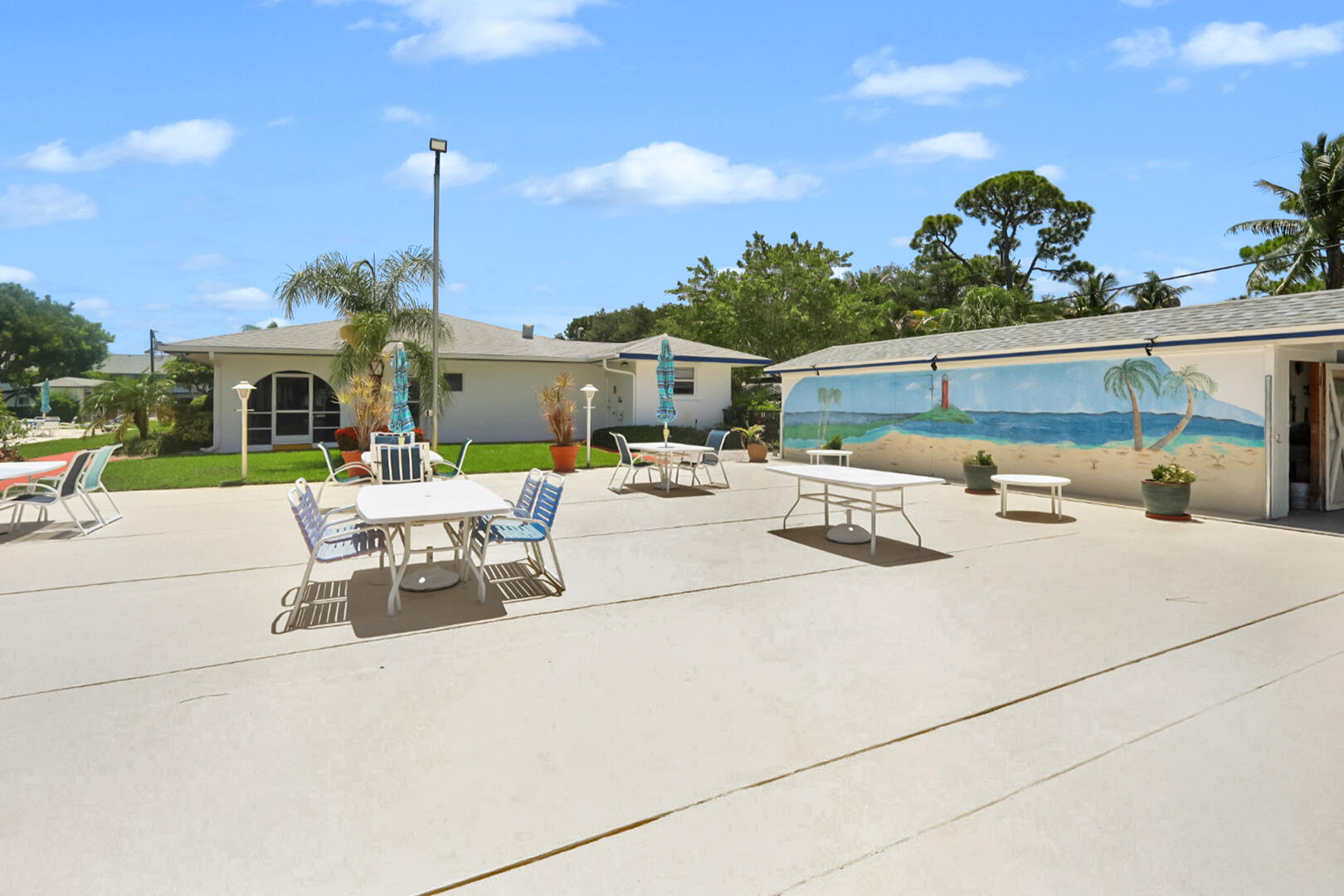 TEQUESTA GARDEN CONDO 8 - Residential