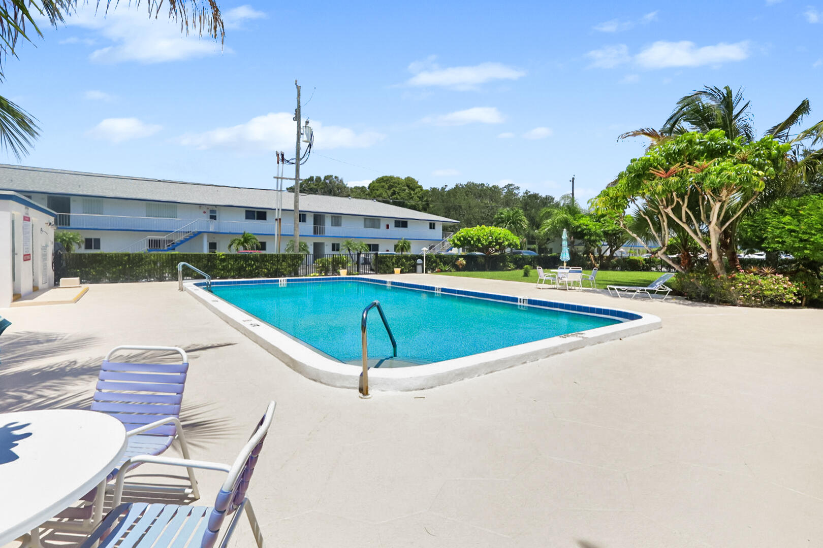 TEQUESTA GARDEN CONDO 8 - Residential