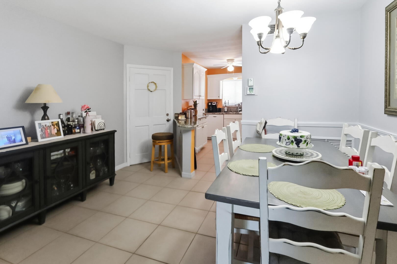 TEQUESTA GARDEN CONDO 8 - Residential