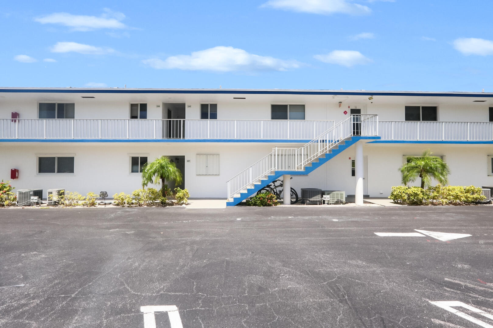 TEQUESTA GARDEN CONDO 8 - Residential