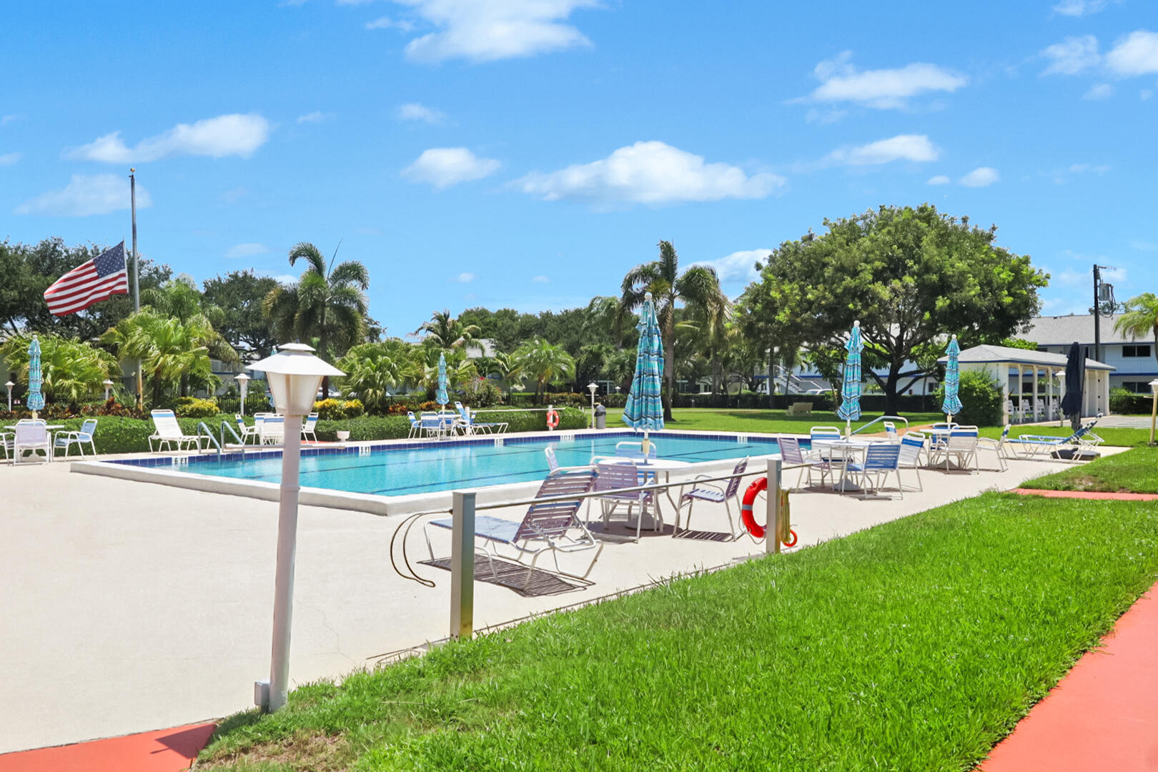 TEQUESTA GARDEN CONDO 8 - Residential