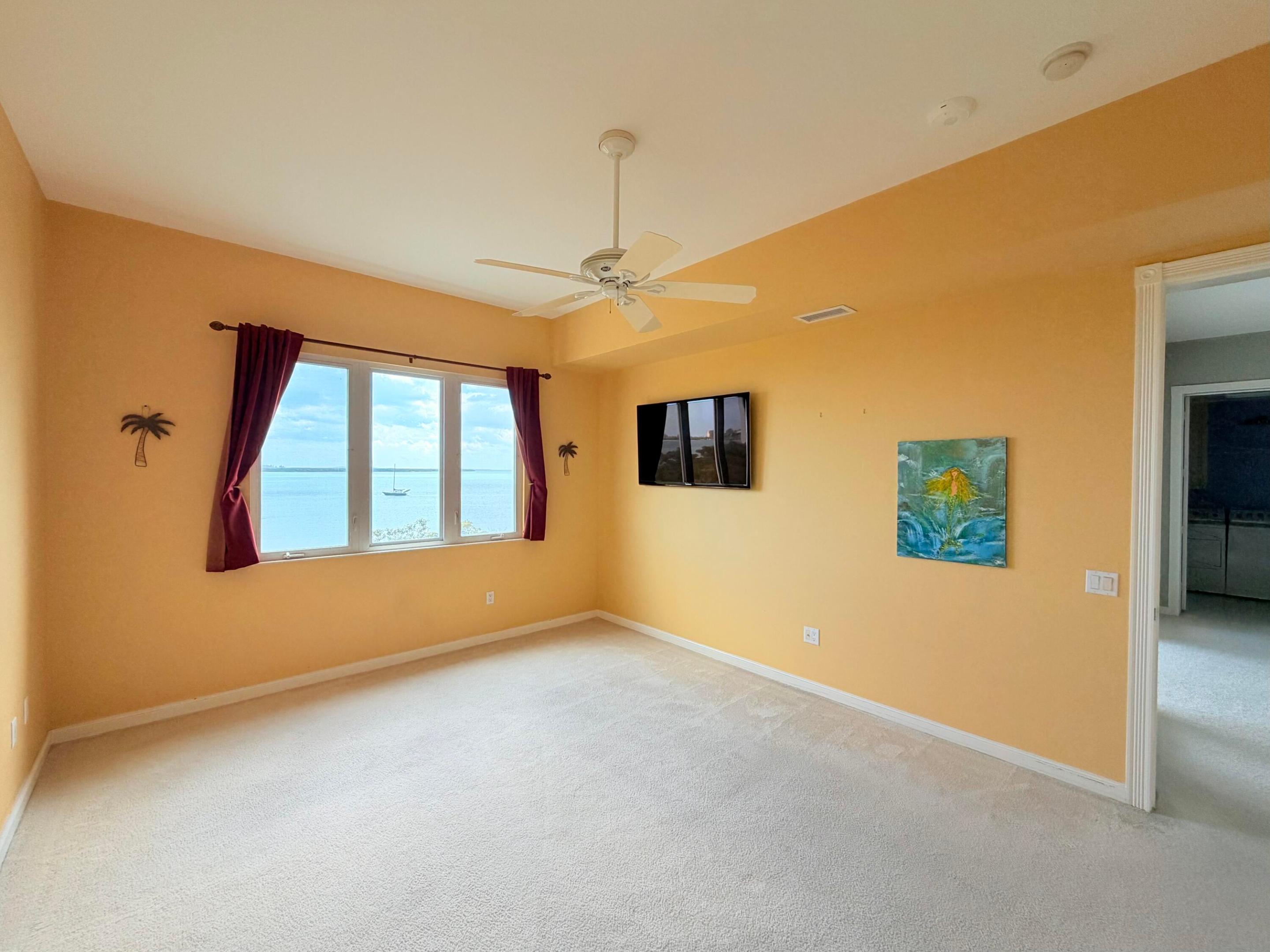 HARBOUR ISLE AT HUTCHINSON ISLAND WEST, A CONDOMIN - Residential