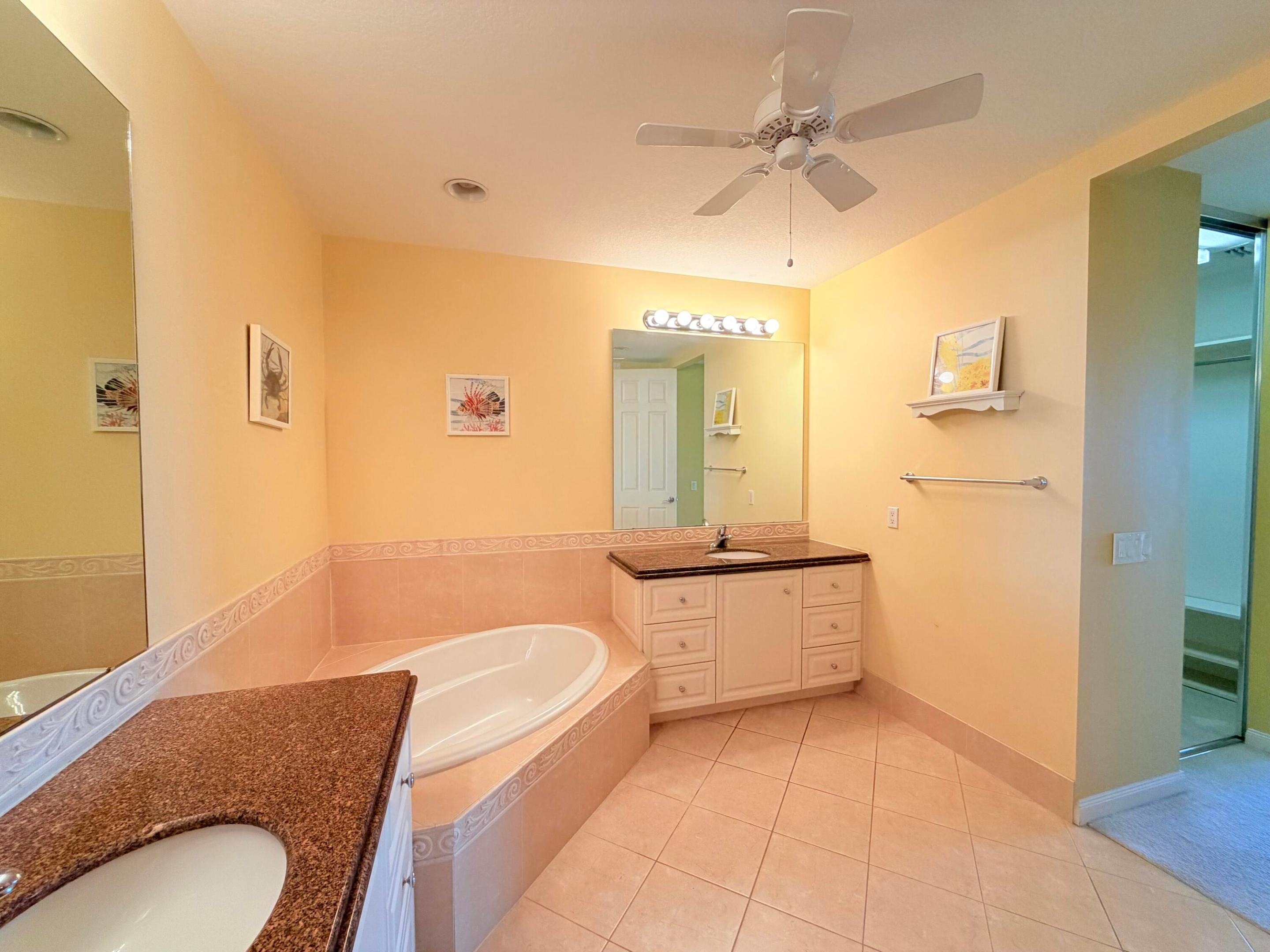 HARBOUR ISLE AT HUTCHINSON ISLAND WEST, A CONDOMIN - Residential