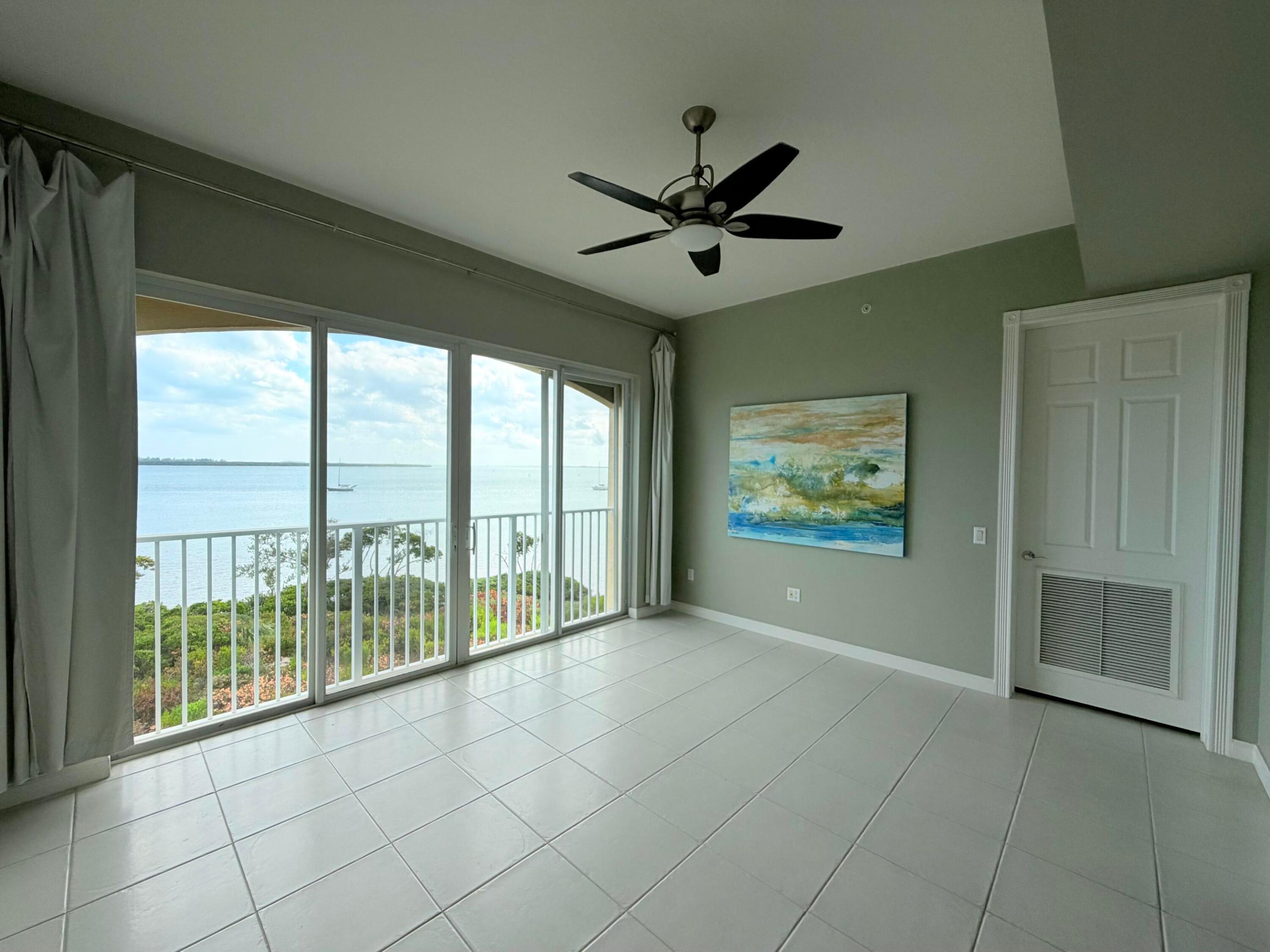 HARBOUR ISLE AT HUTCHINSON ISLAND WEST, A CONDOMIN - Residential