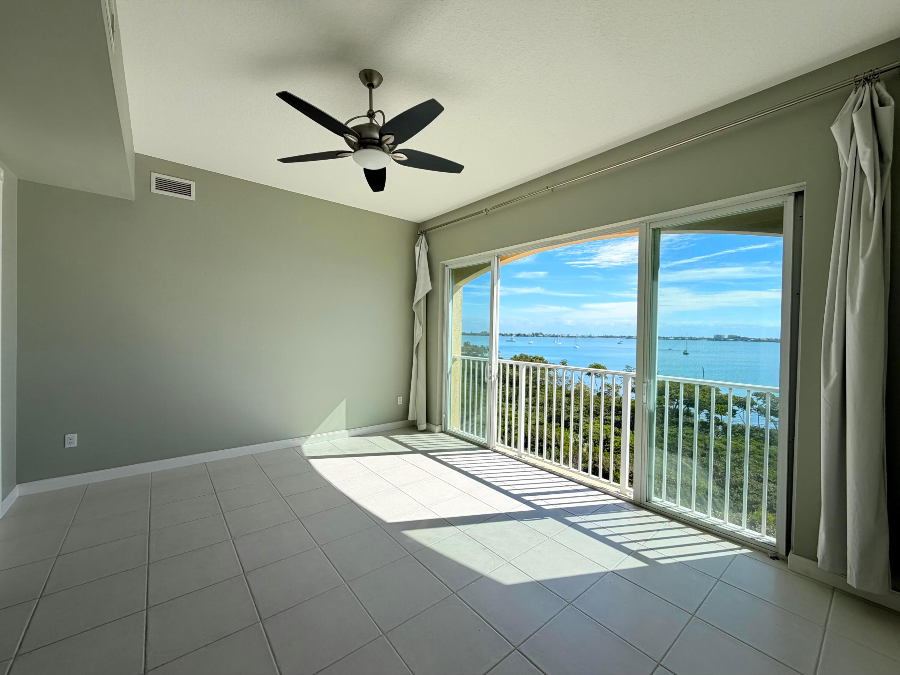 HARBOUR ISLE AT HUTCHINSON ISLAND WEST, A CONDOMIN - Residential