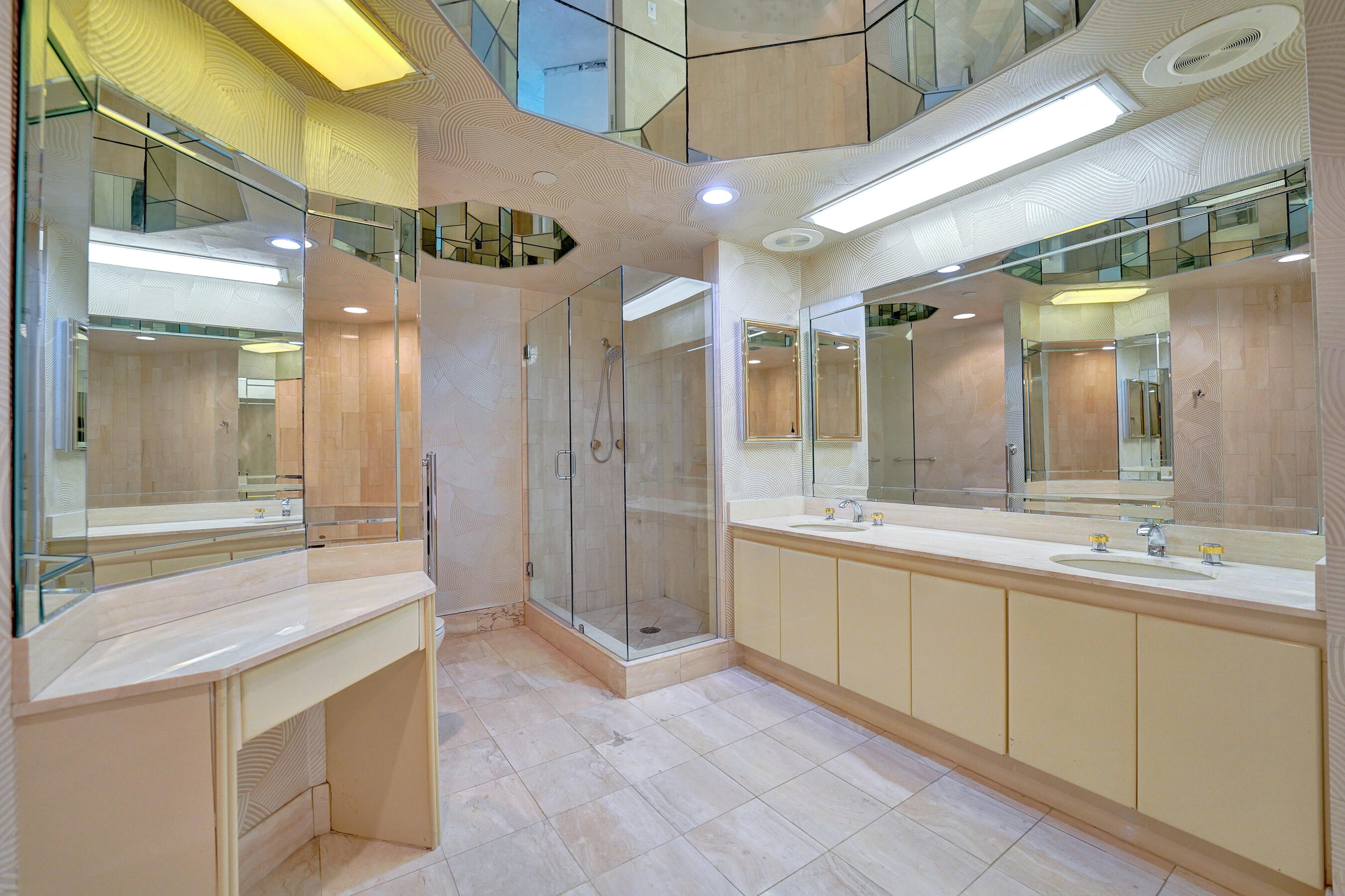 CORNICHE CONDO - Residential