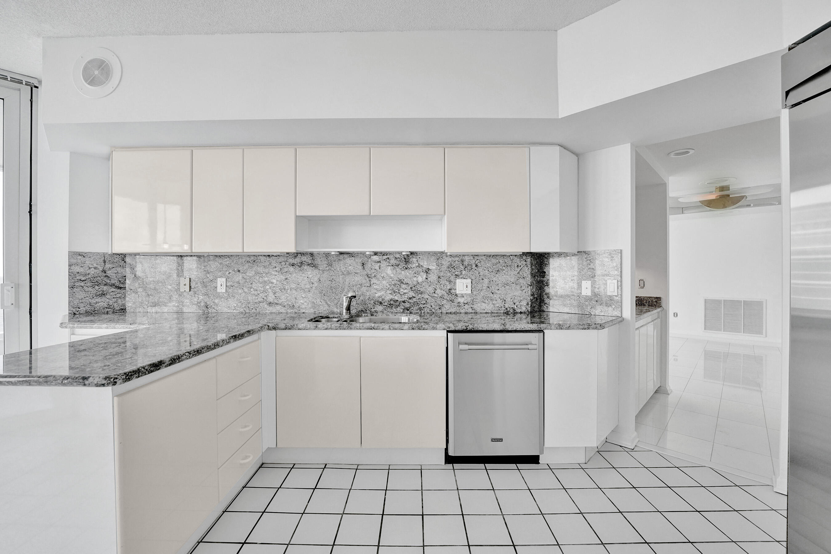 CORNICHE CONDO - Residential