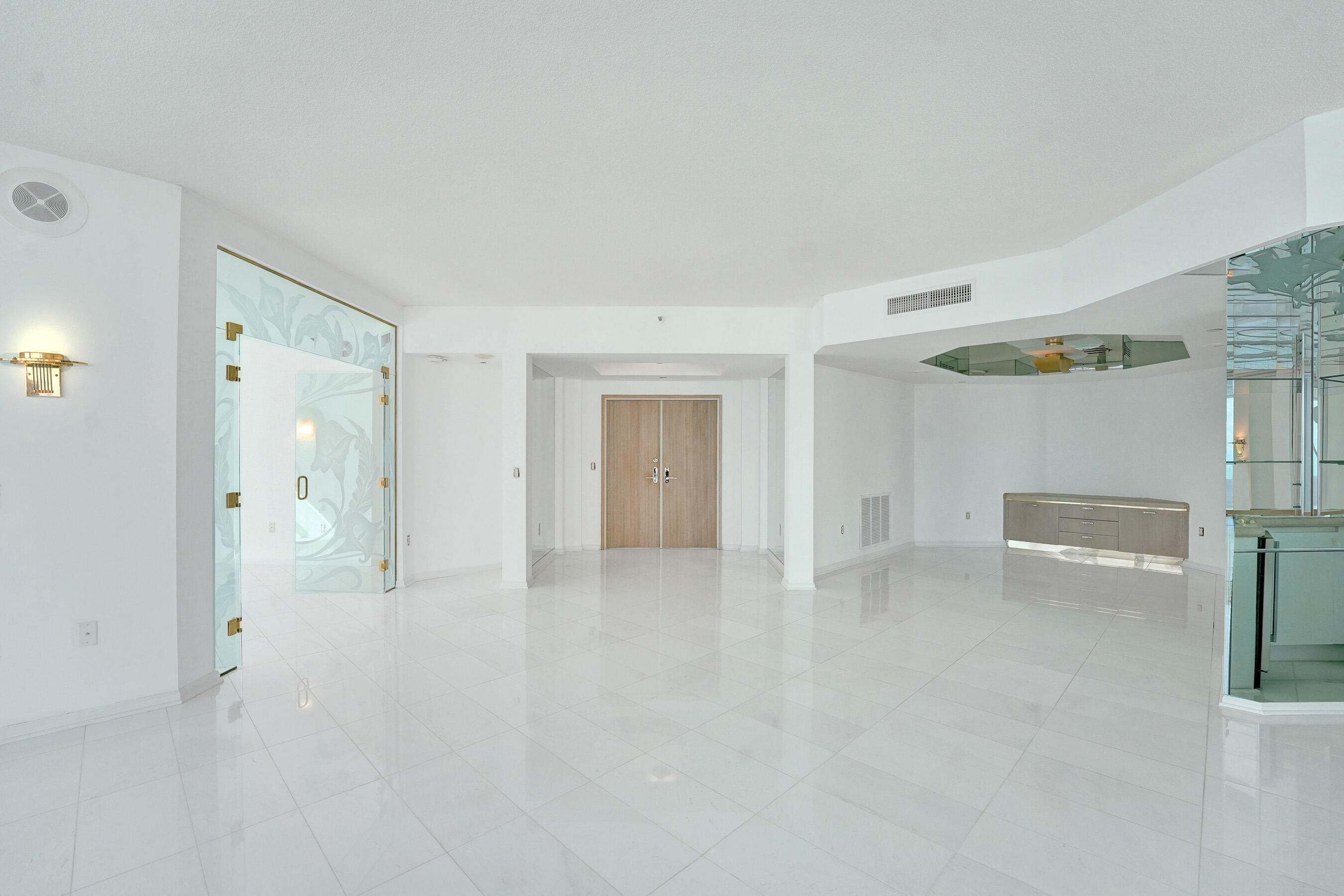 CORNICHE CONDO - Residential