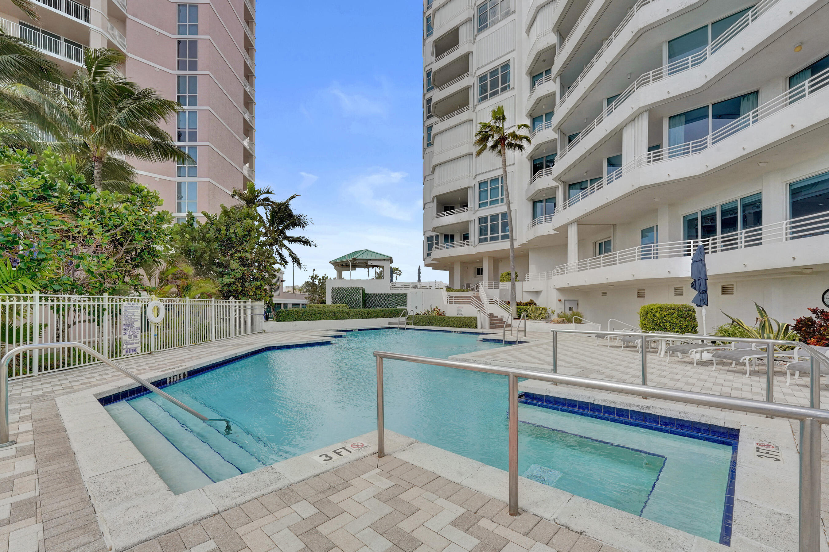 CORNICHE CONDO - Residential