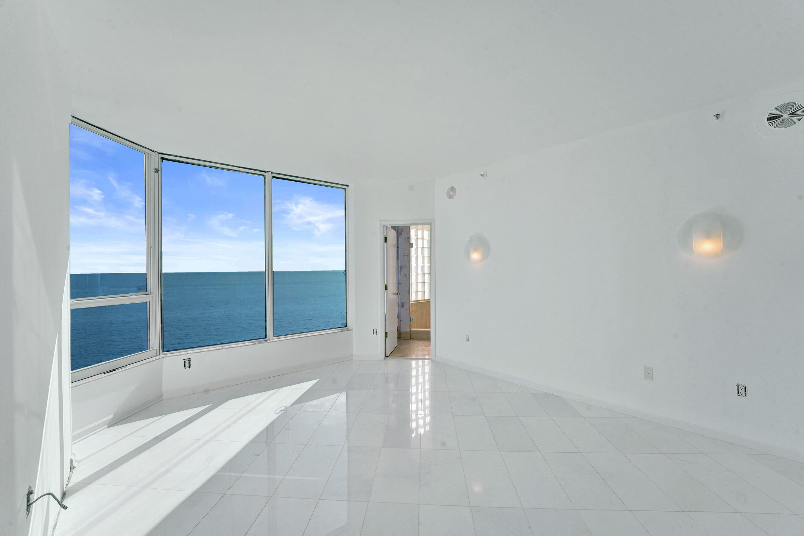 CORNICHE CONDO - Residential