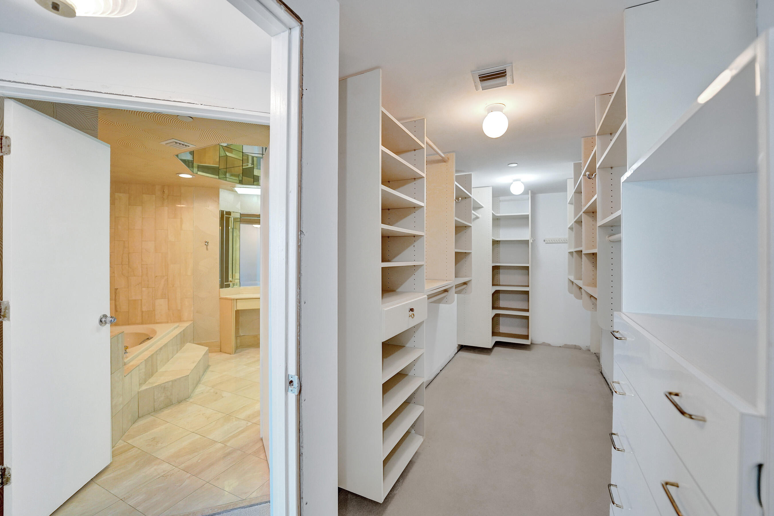 CORNICHE CONDO - Residential