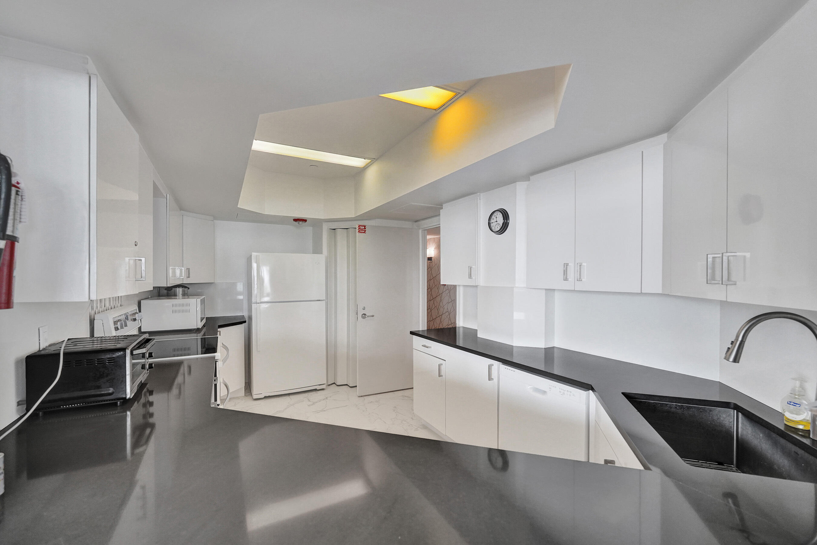 CORNICHE CONDO - Residential