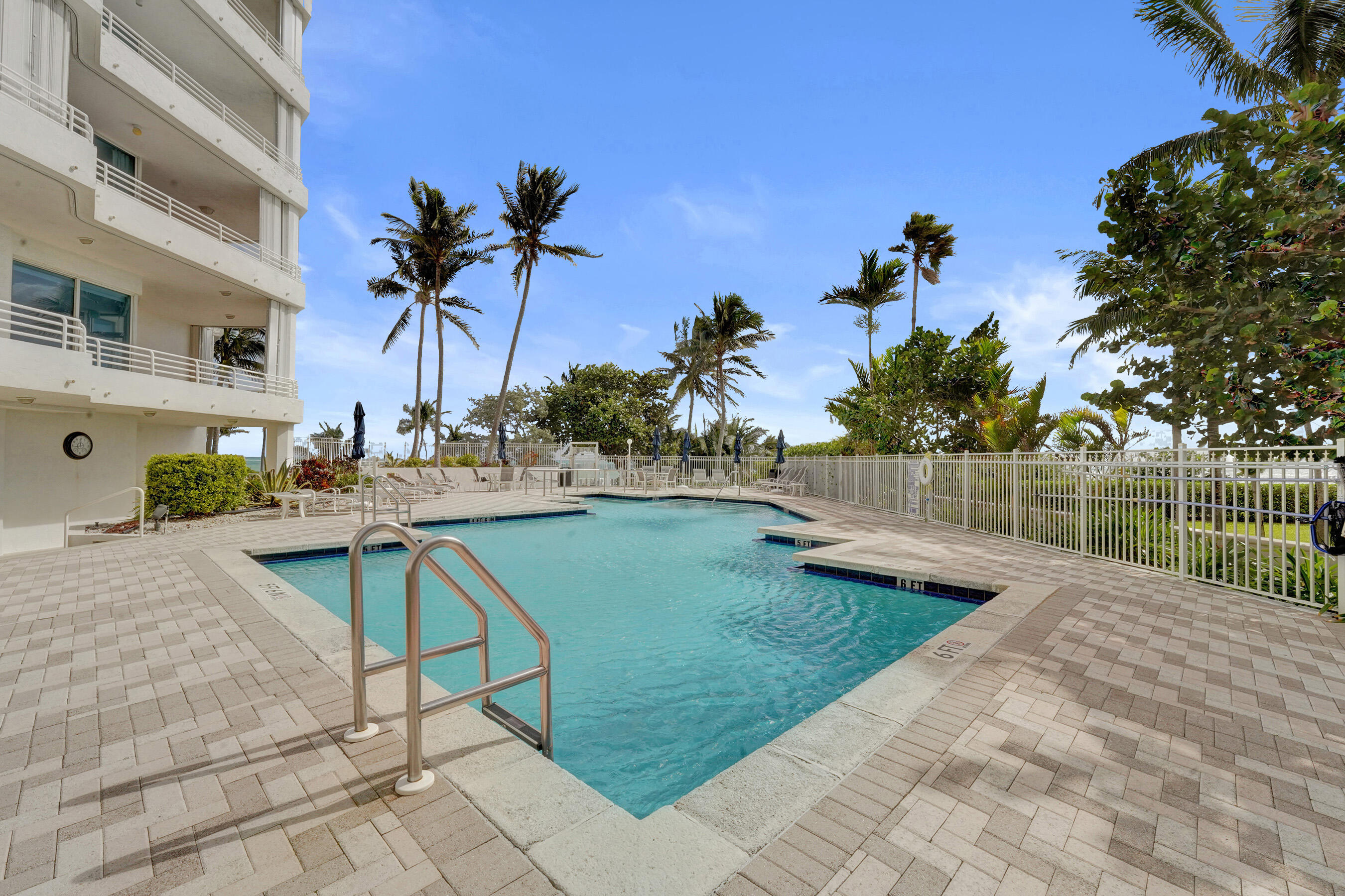 CORNICHE CONDO - Residential