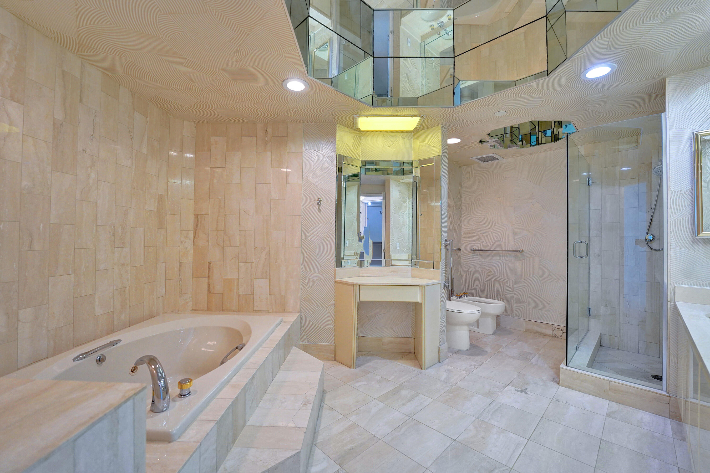 CORNICHE CONDO - Residential