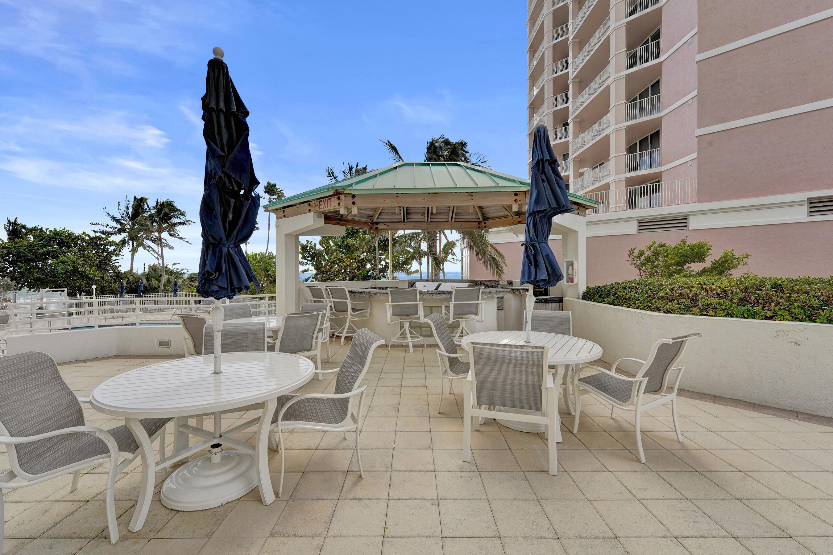 CORNICHE CONDO - Residential