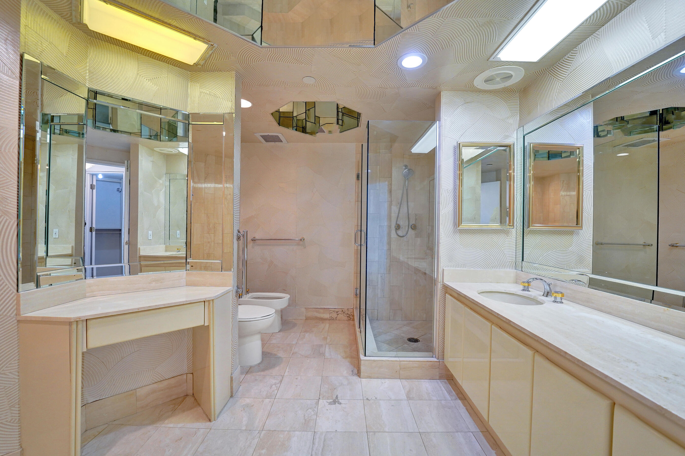 CORNICHE CONDO - Residential