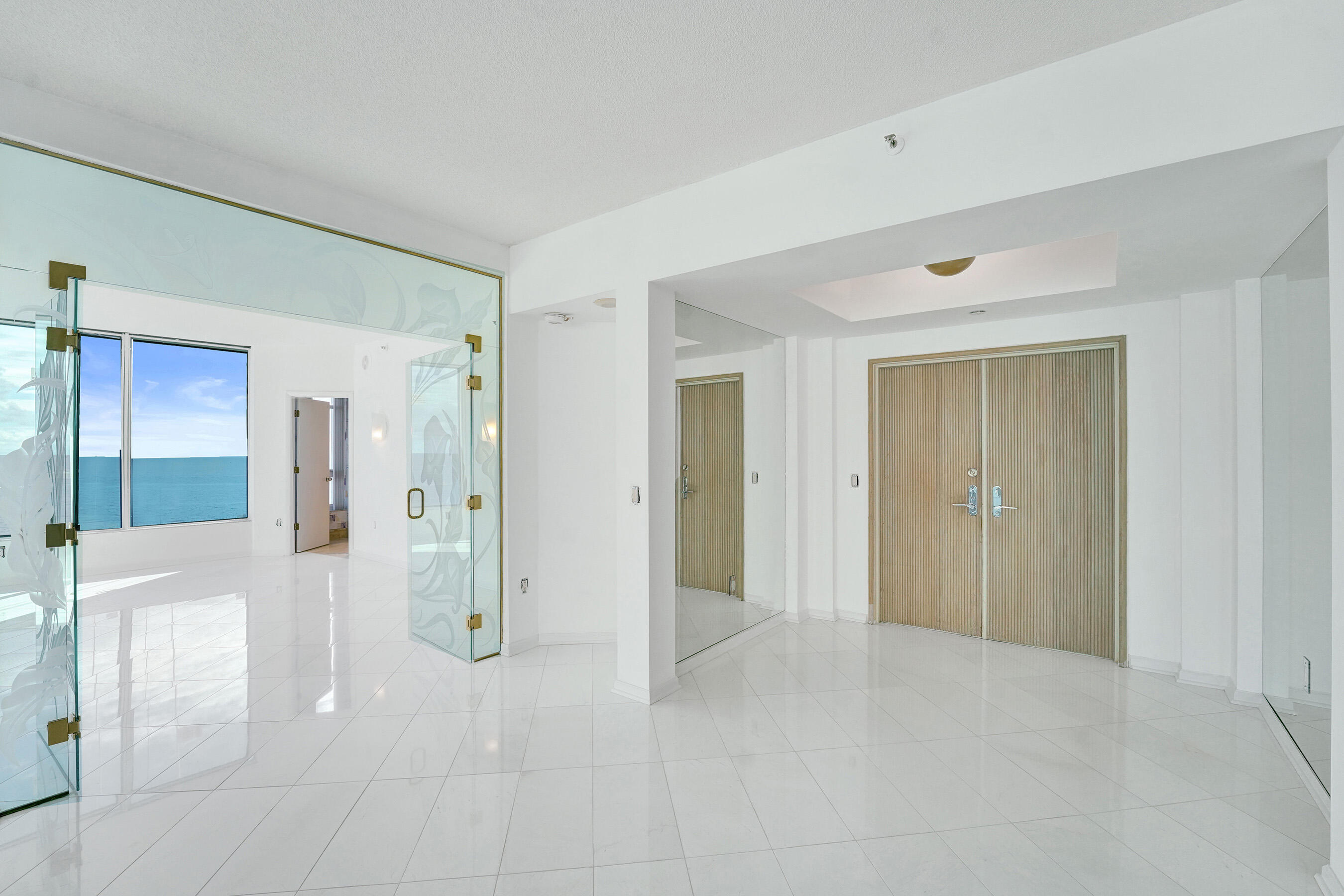 CORNICHE CONDO - Residential