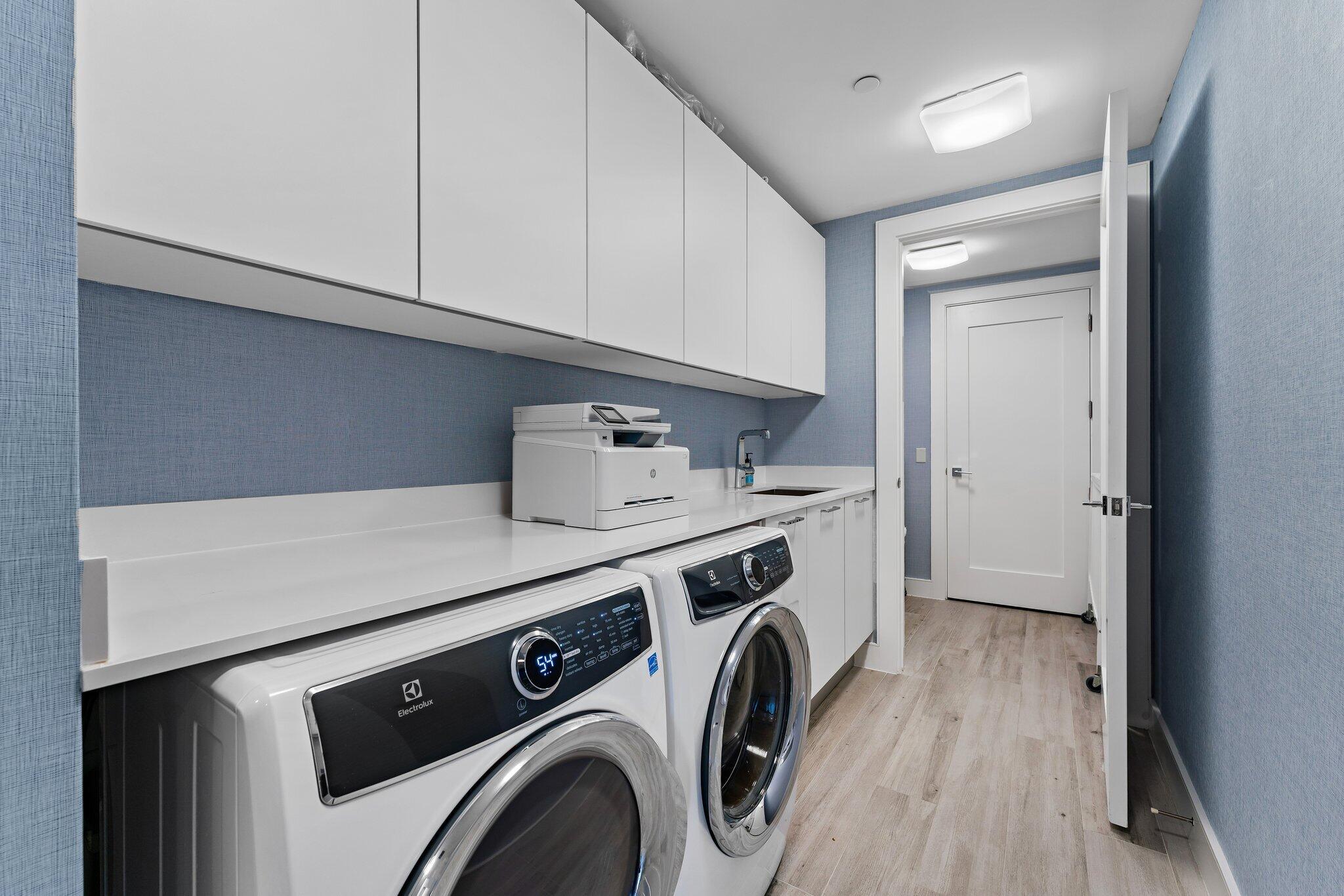 VISTABLUE SINGER ISLAND CONDO - Residential