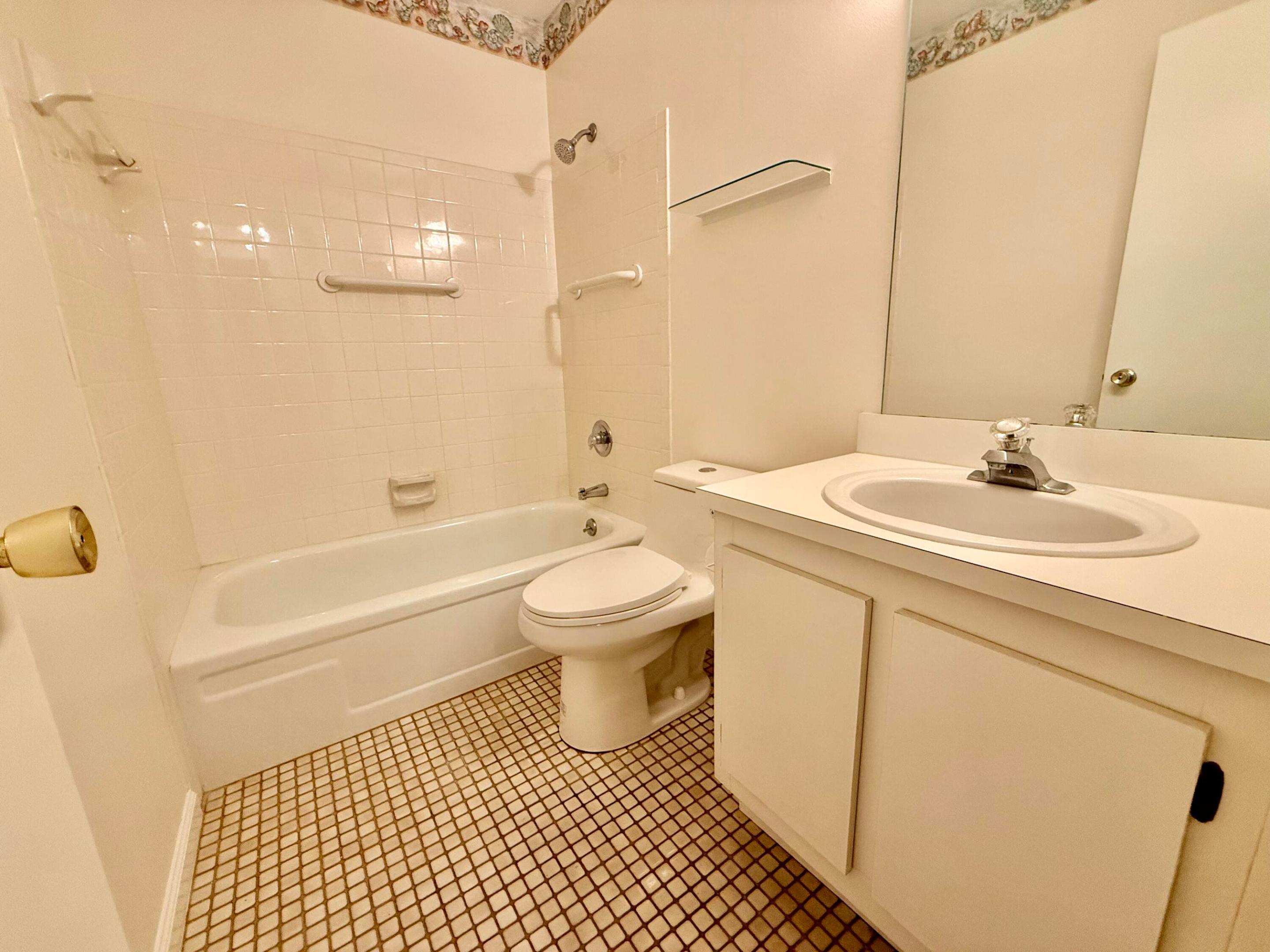 TWIN LAKES SOUTH & TOWN VILLAS CONDO - Residential Lease