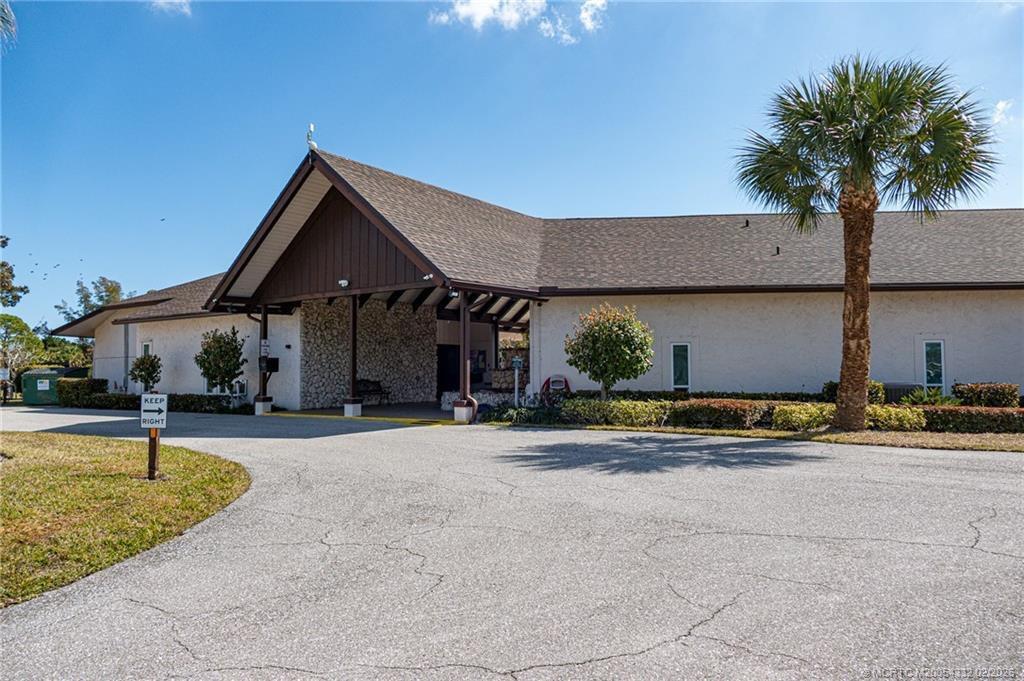 TWIN LAKES SOUTH & TOWN VILLAS CONDO - Residential Lease