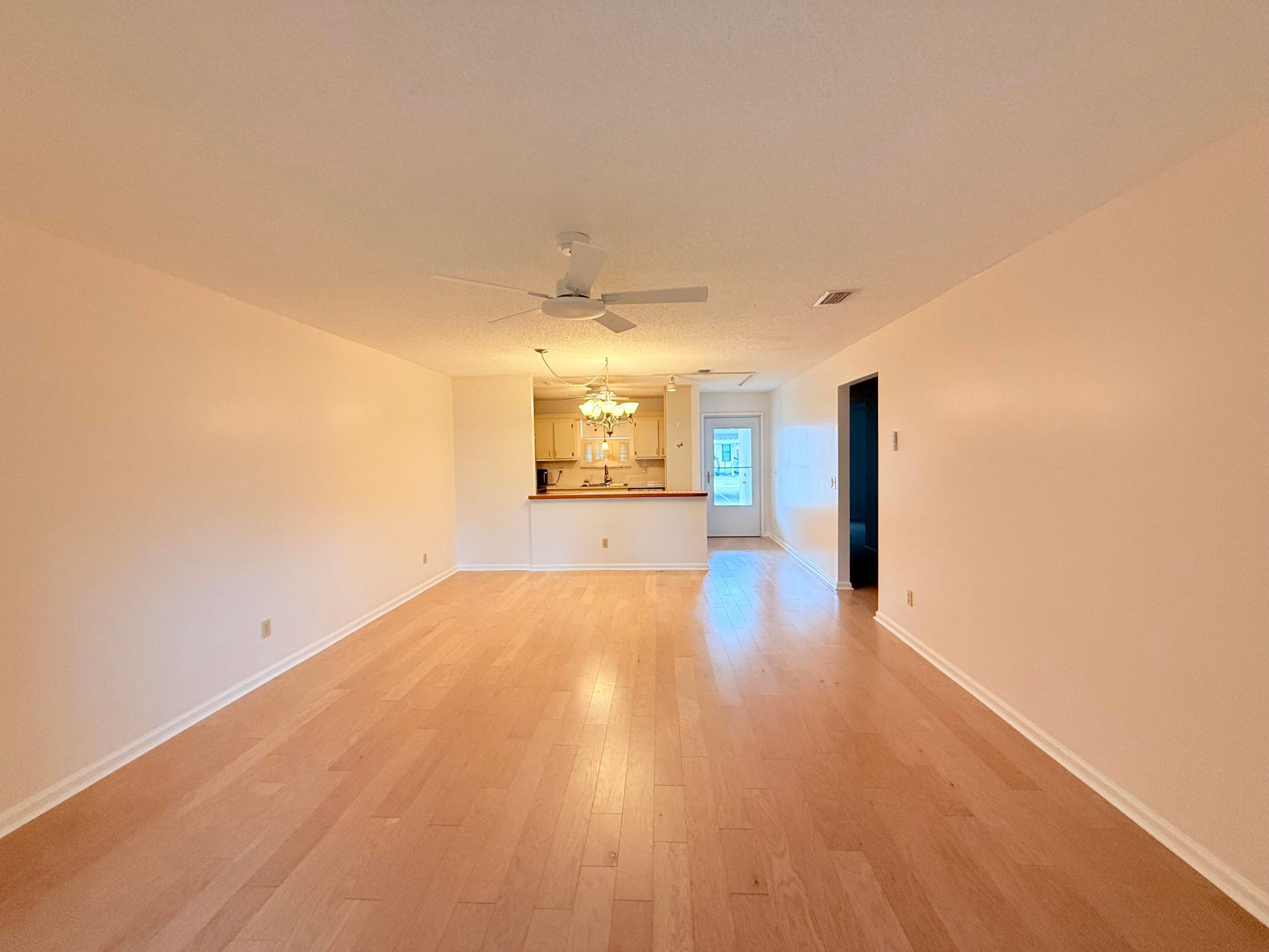TWIN LAKES SOUTH & TOWN VILLAS CONDO - Residential Lease