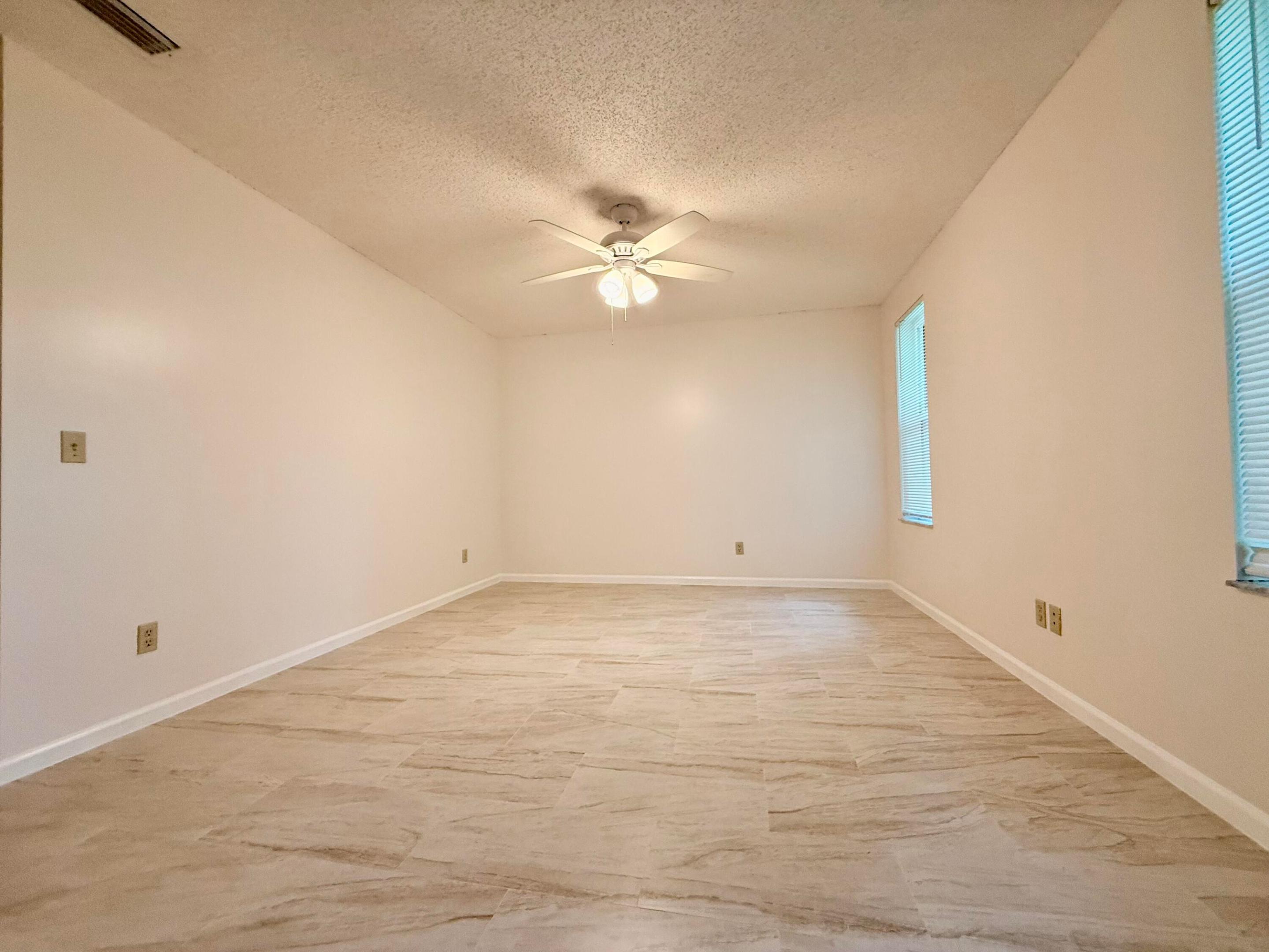 TWIN LAKES SOUTH & TOWN VILLAS CONDO - Residential Lease