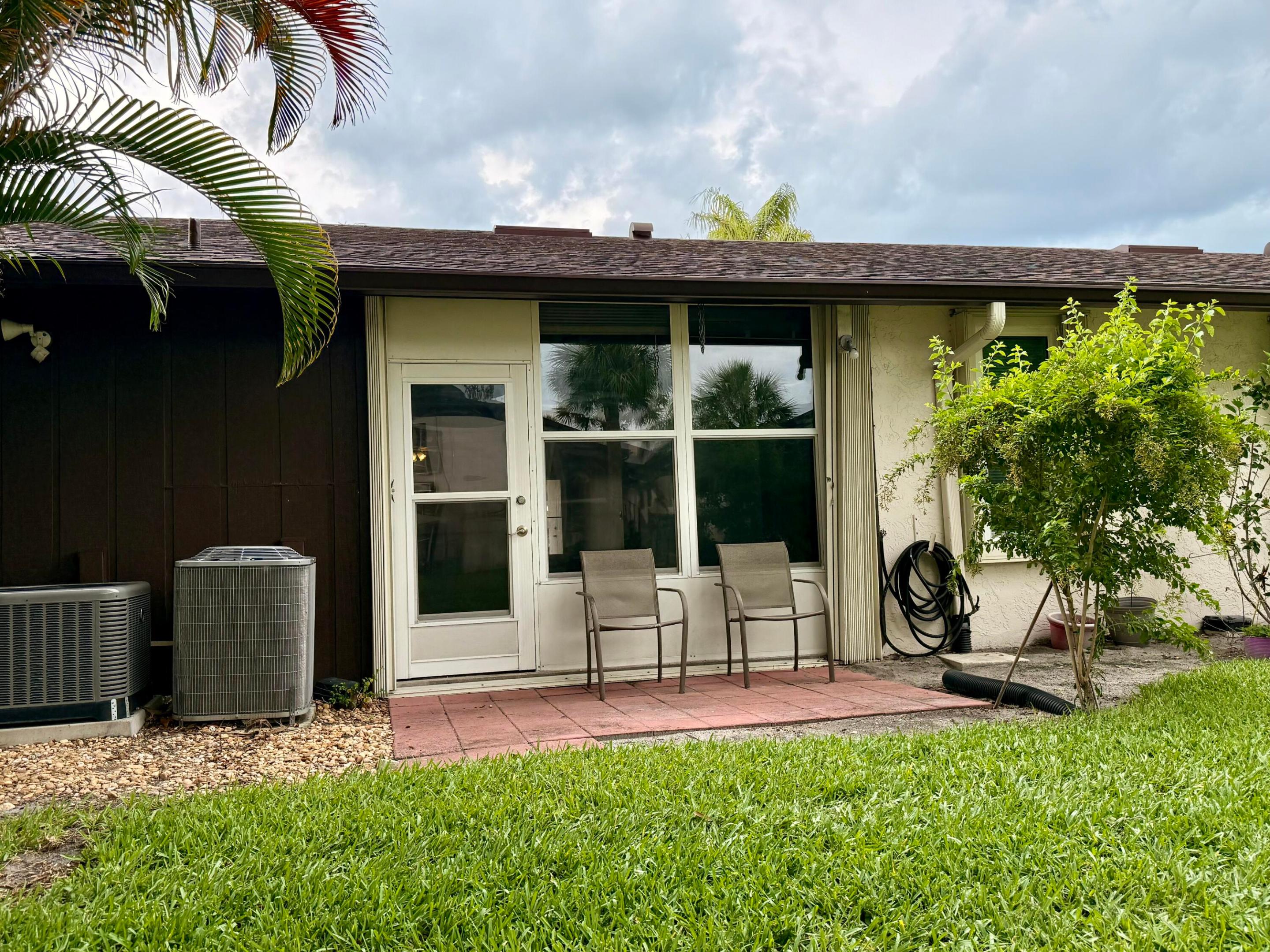 TWIN LAKES SOUTH & TOWN VILLAS CONDO - Residential Lease