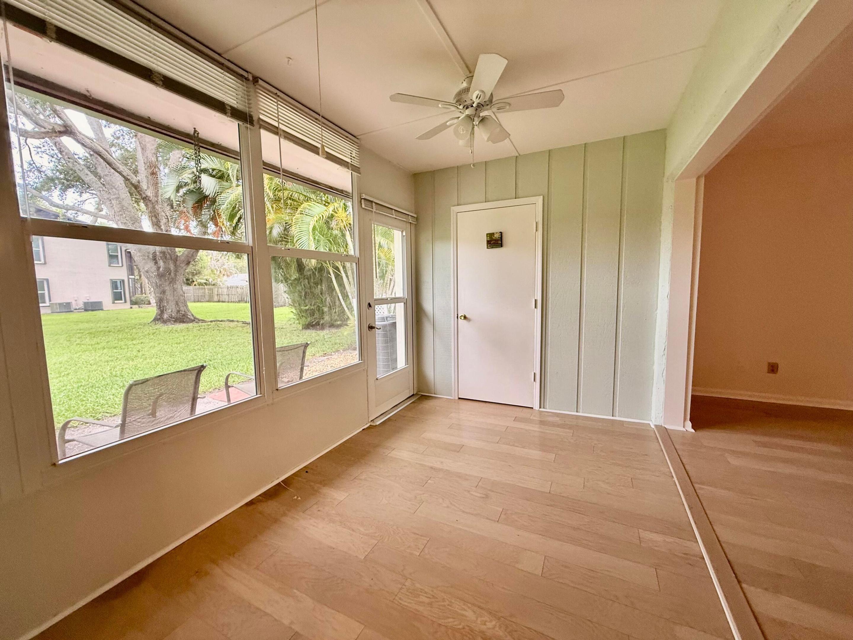 TWIN LAKES SOUTH & TOWN VILLAS CONDO - Residential Lease