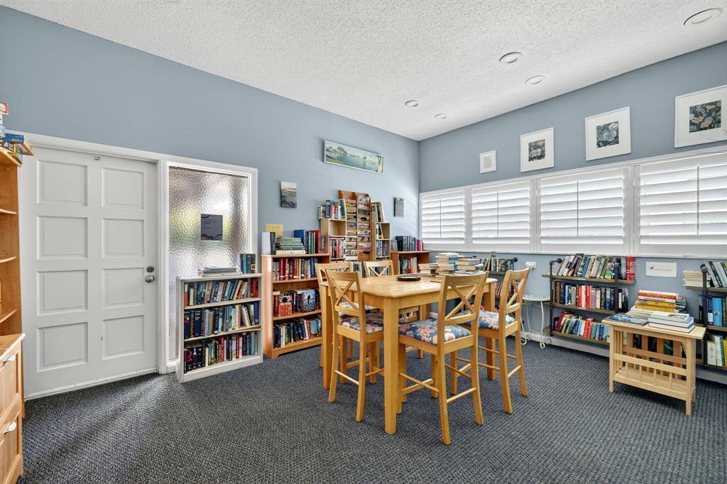 TWIN LAKES SOUTH & TOWN VILLAS CONDO - Residential Lease