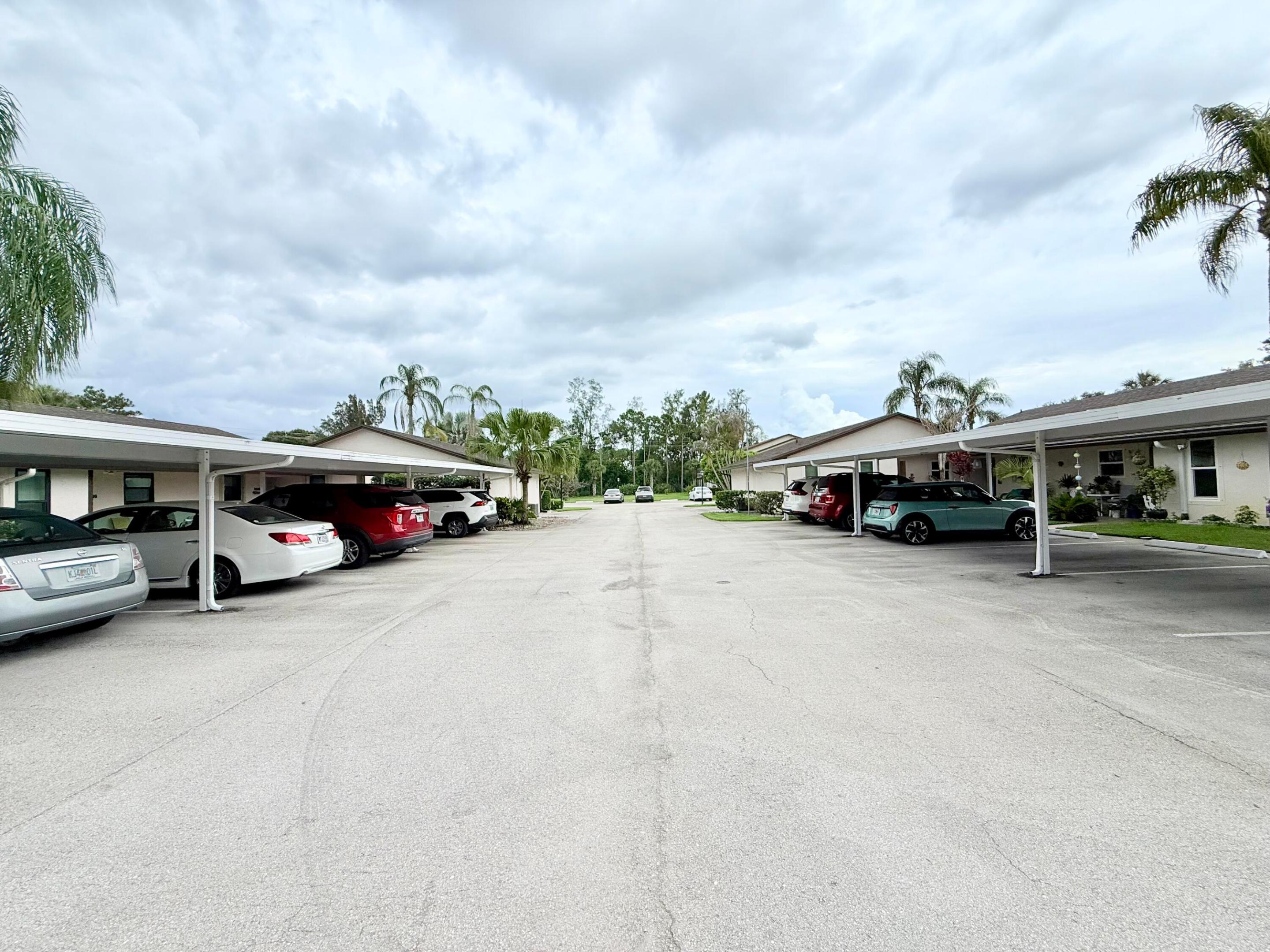TWIN LAKES SOUTH & TOWN VILLAS CONDO - Residential Lease