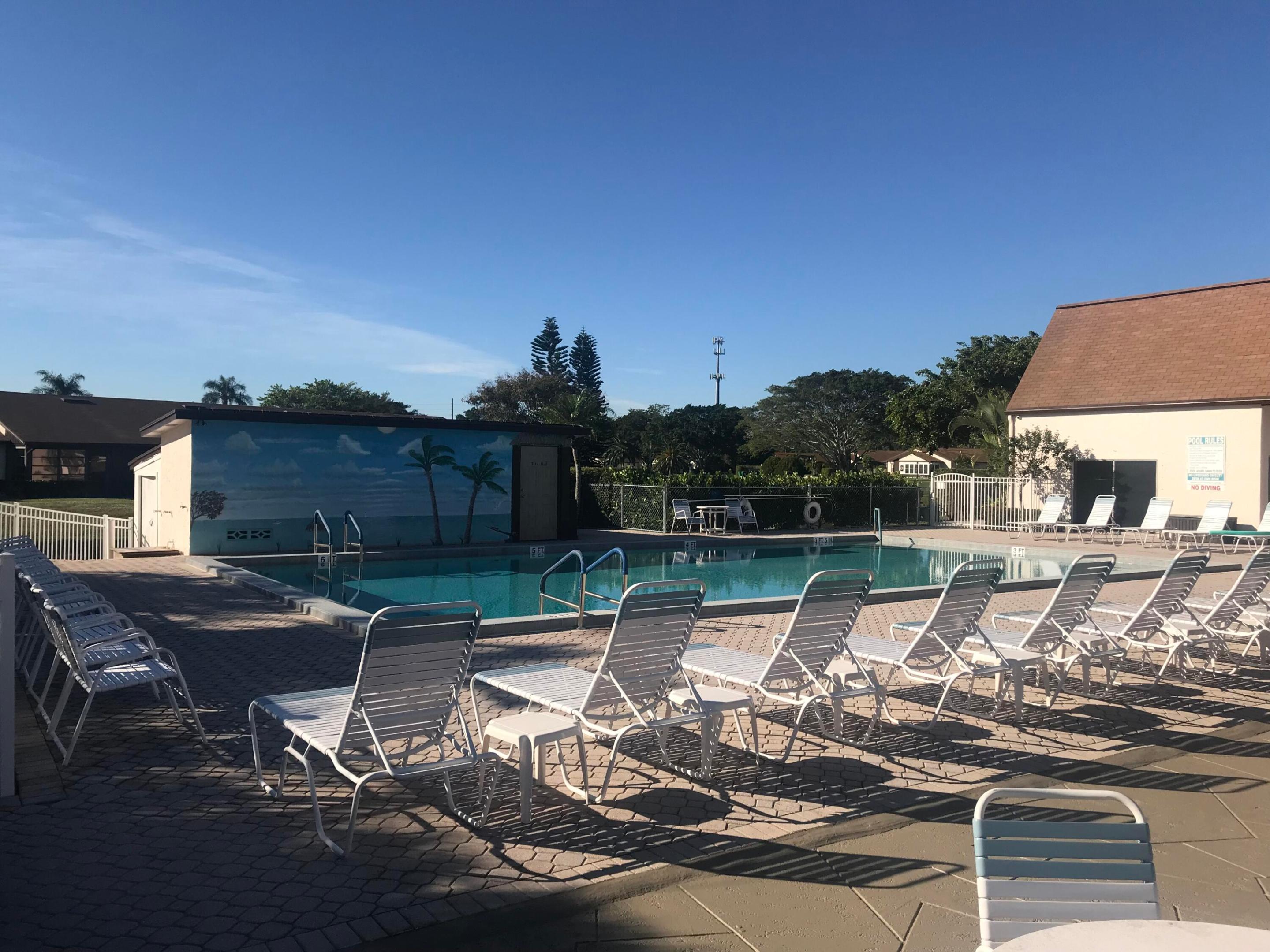 TWIN LAKES SOUTH & TOWN VILLAS CONDO - Residential Lease