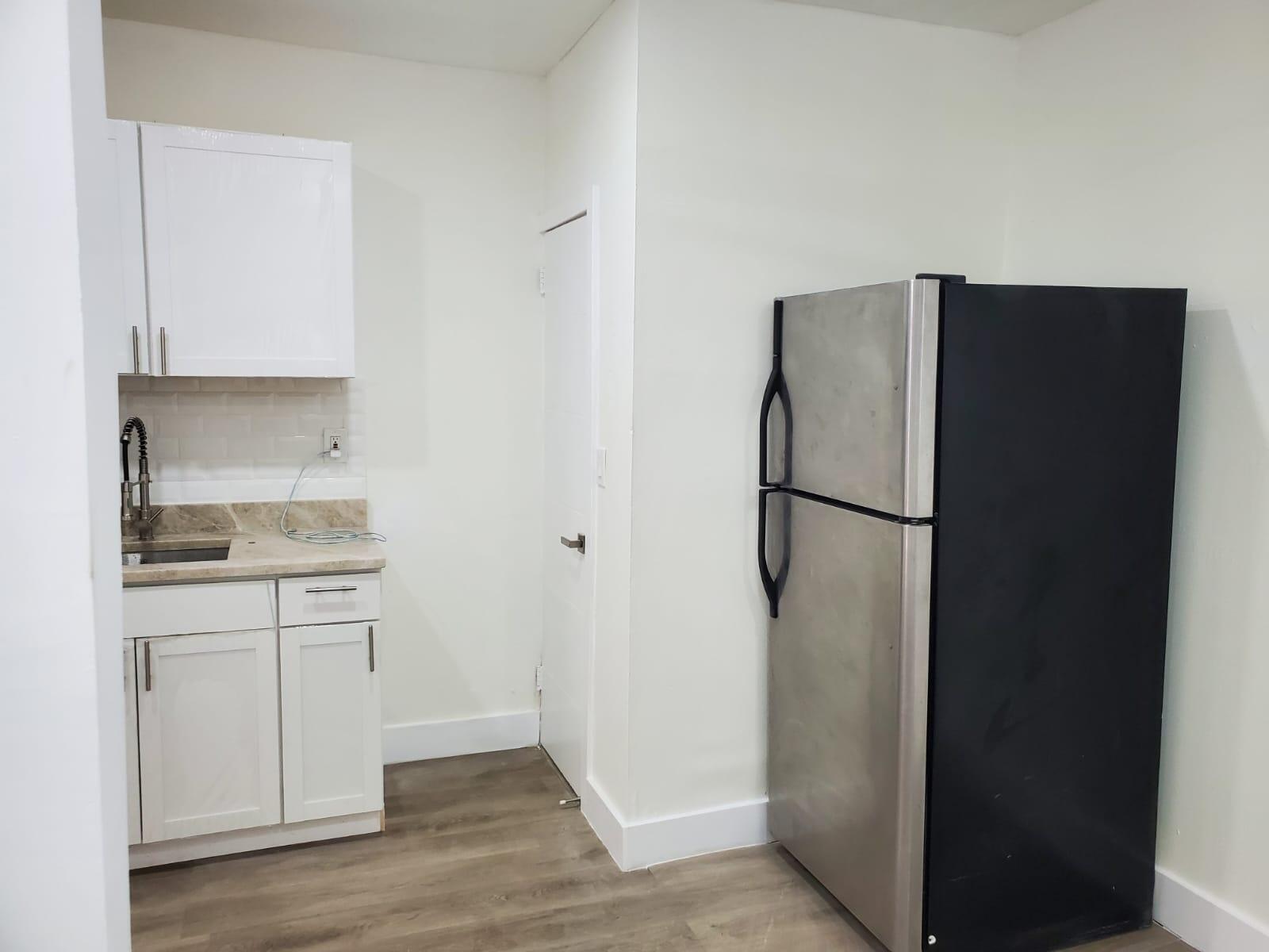 HOLLYWOOD - Residential Lease
