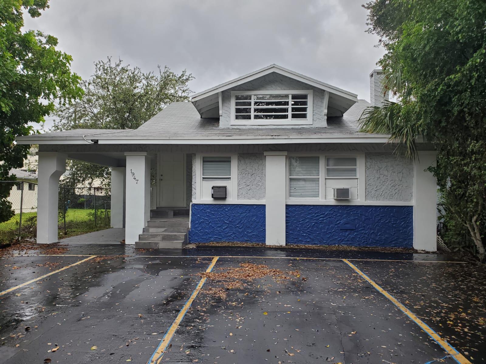 HOLLYWOOD - Residential Lease