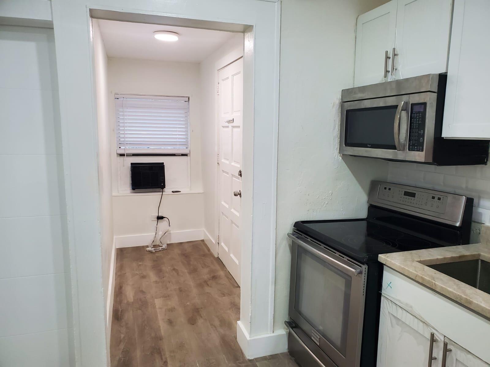 HOLLYWOOD - Residential Lease
