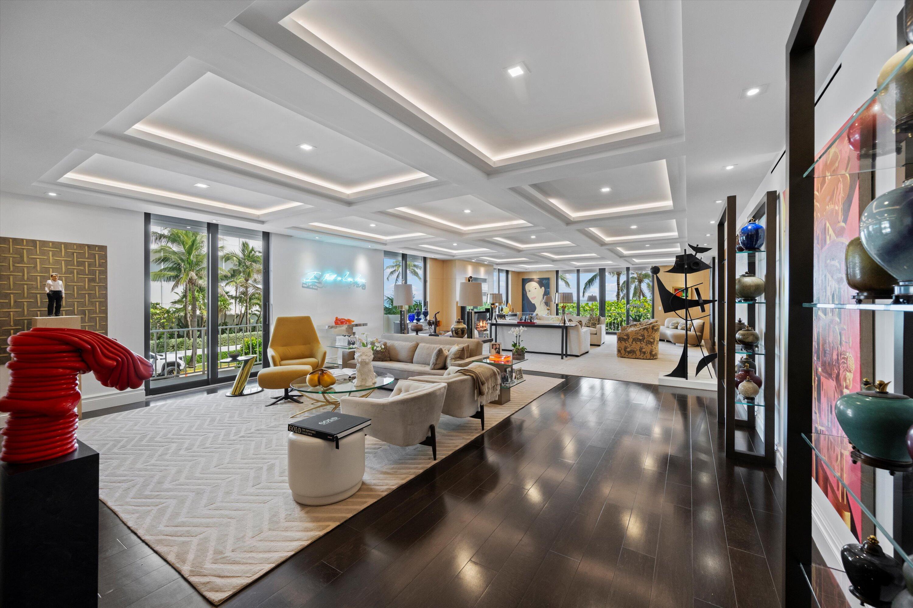 KIRKLAND HOUSE COND - Residential