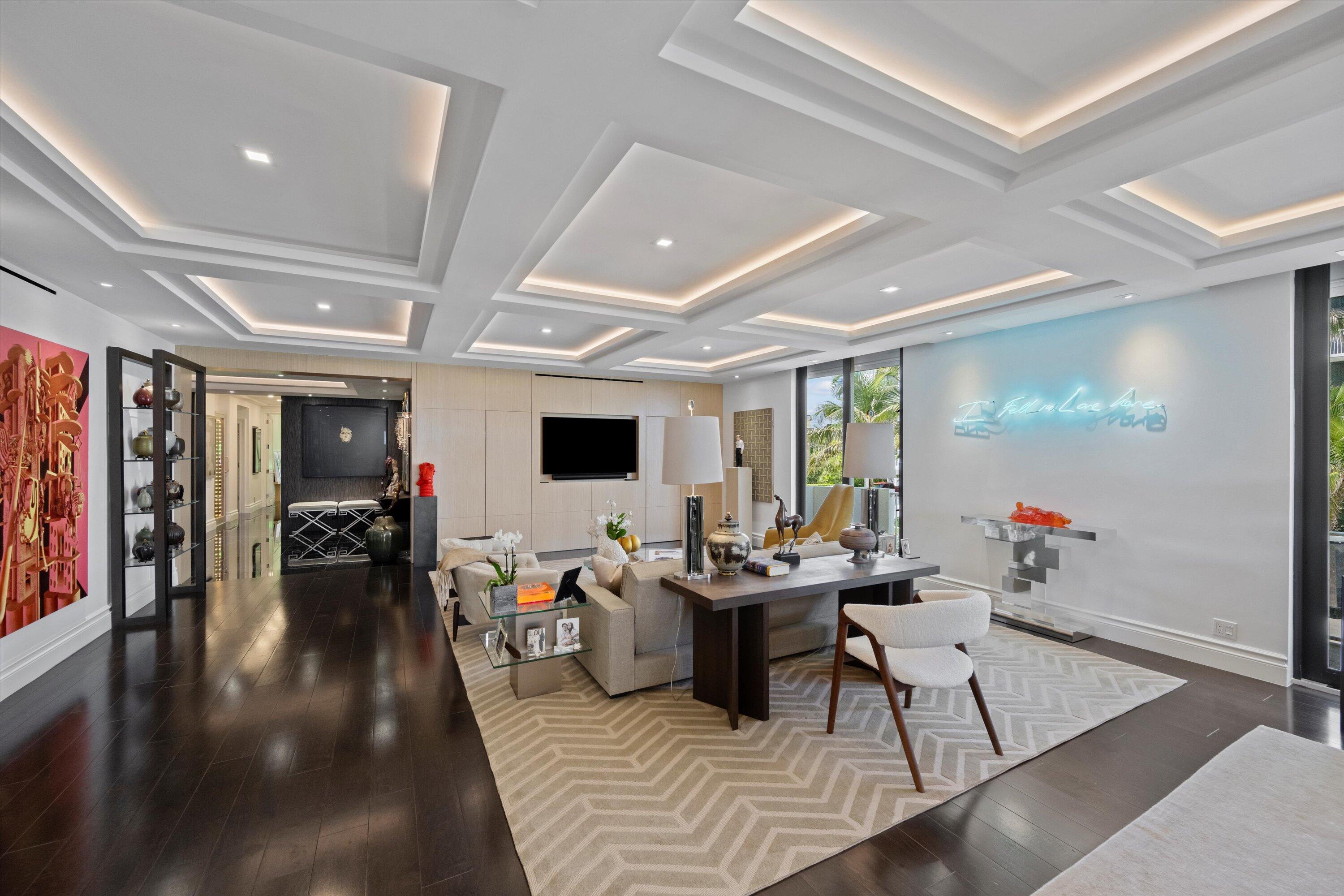 KIRKLAND HOUSE COND - Residential