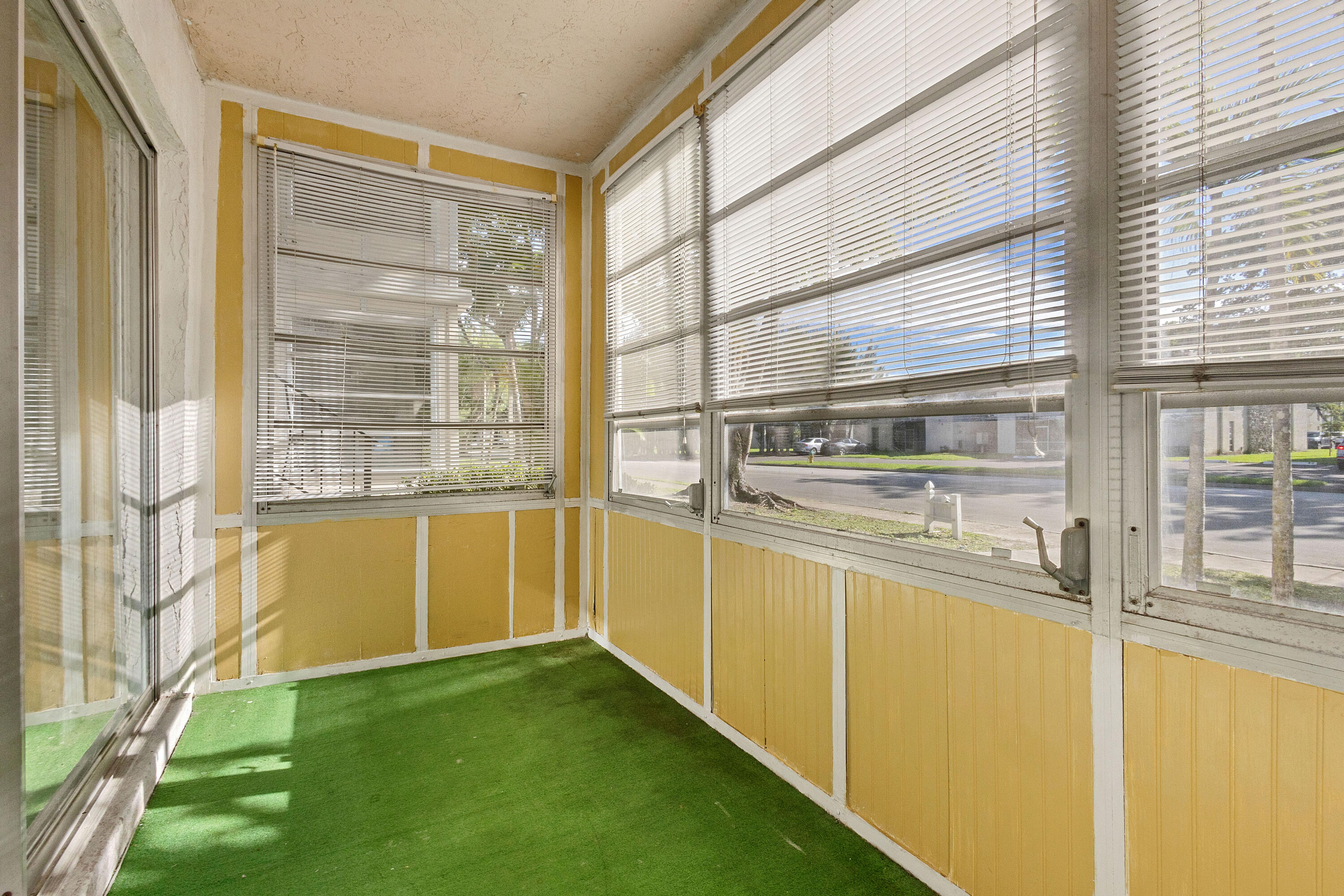 LAURELS AT MARGATE CONDO - Residential