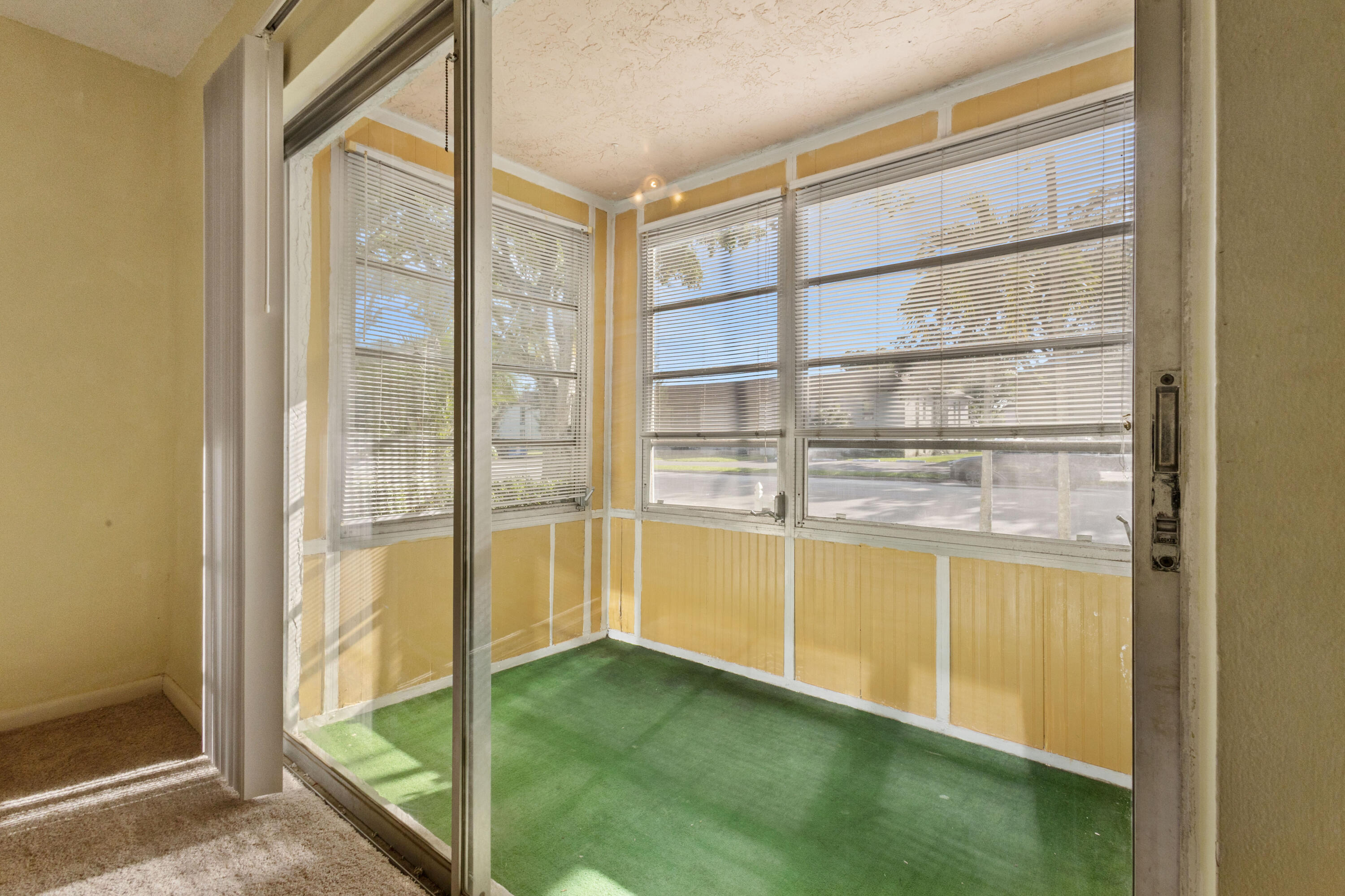 LAURELS AT MARGATE CONDO - Residential