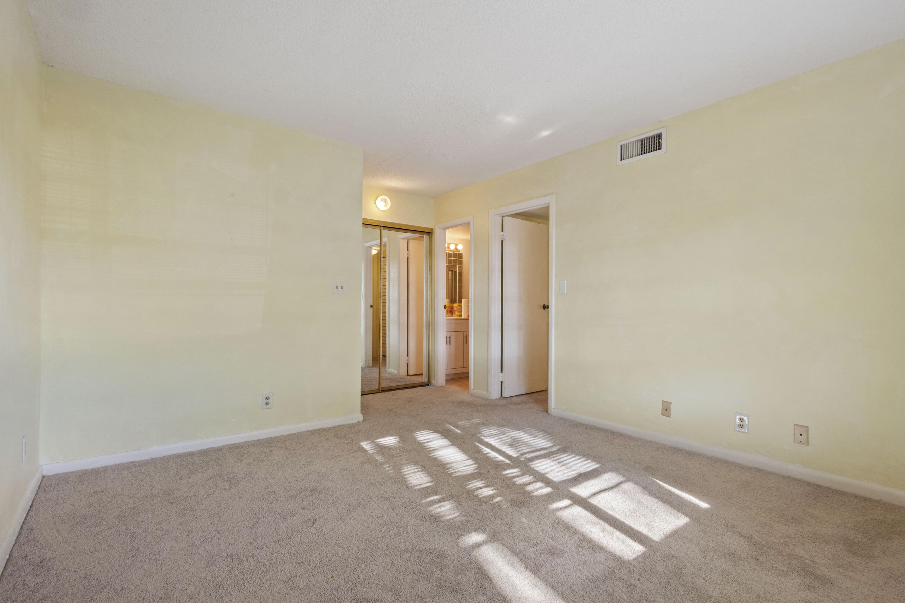 LAURELS AT MARGATE CONDO - Residential