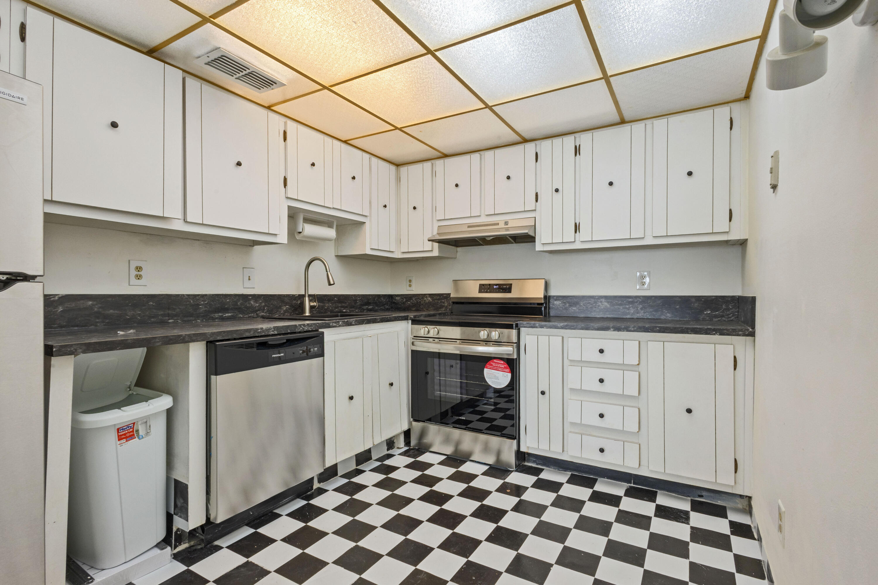 LAURELS AT MARGATE CONDO - Residential