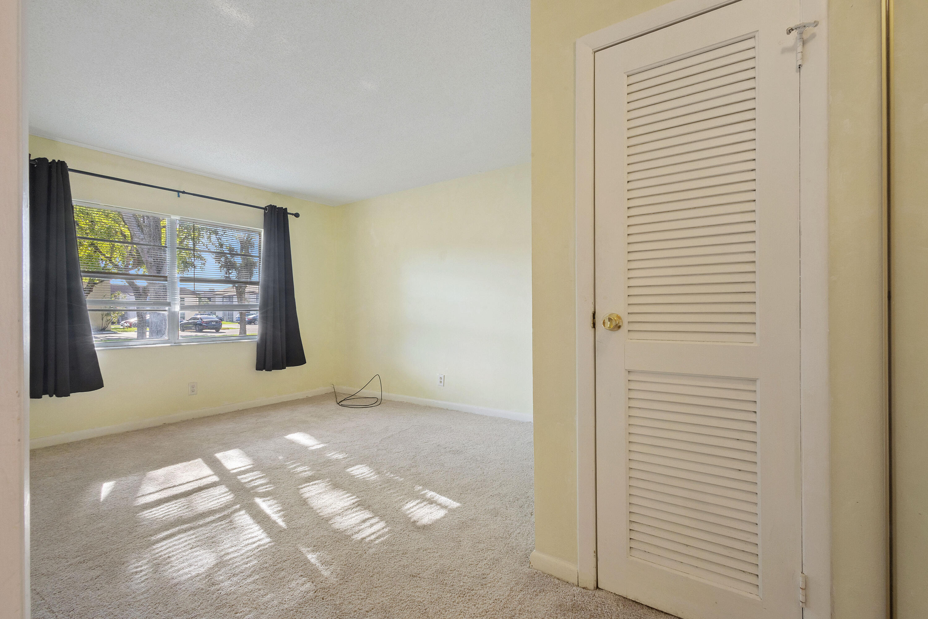 LAURELS AT MARGATE CONDO - Residential