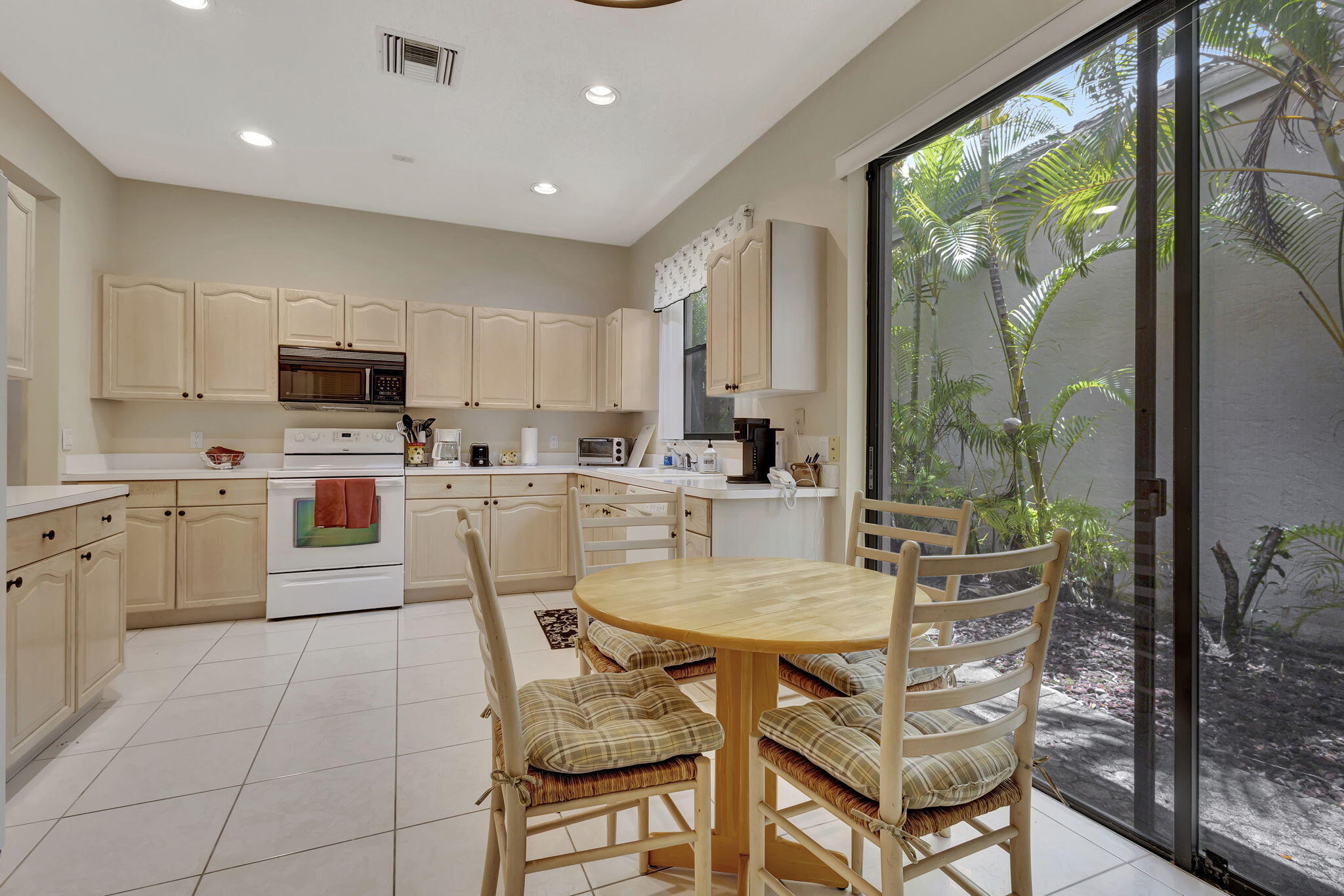Wycliffe - Barclay - Residential Lease