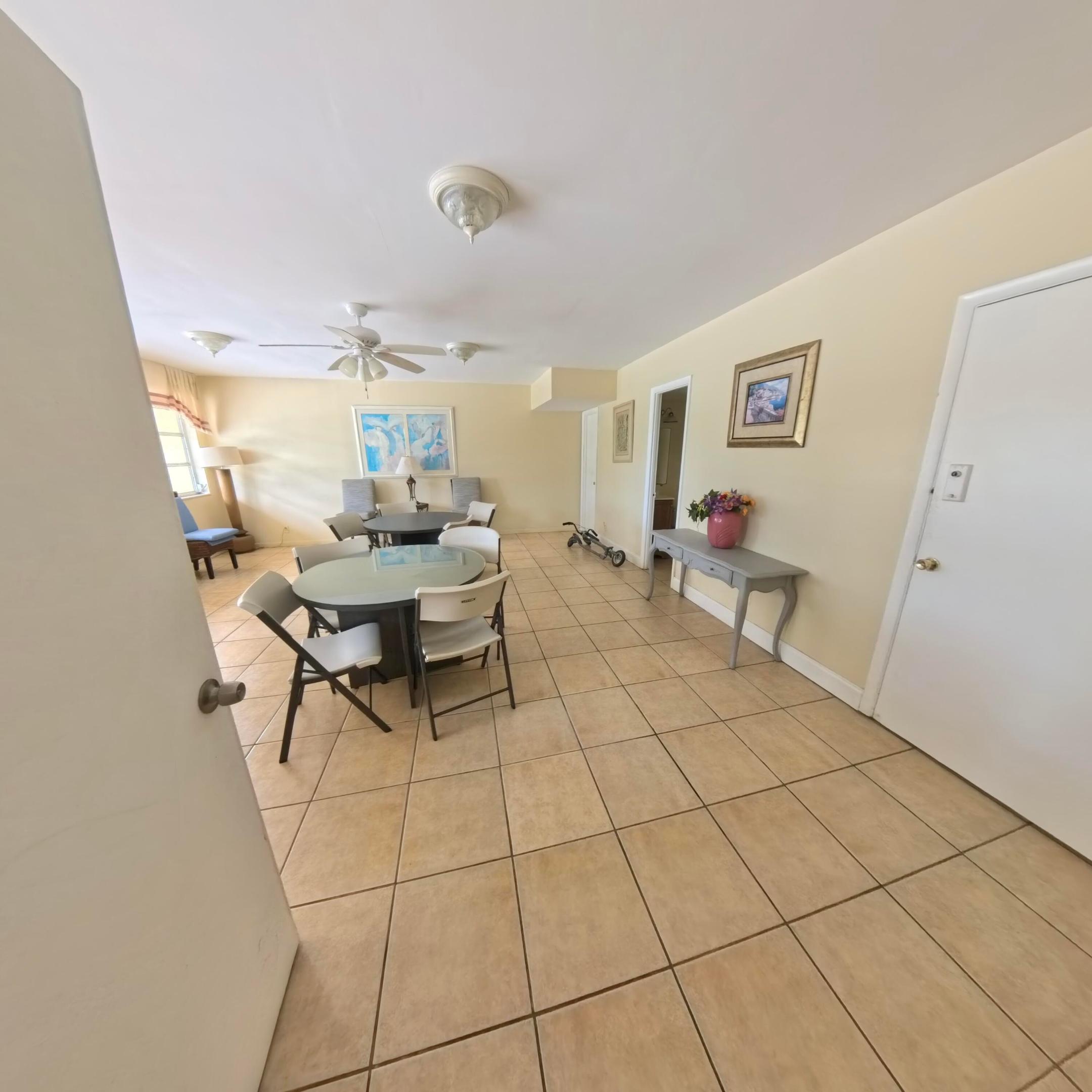 CRYSTAL LAKE CONDO 4100 - Residential