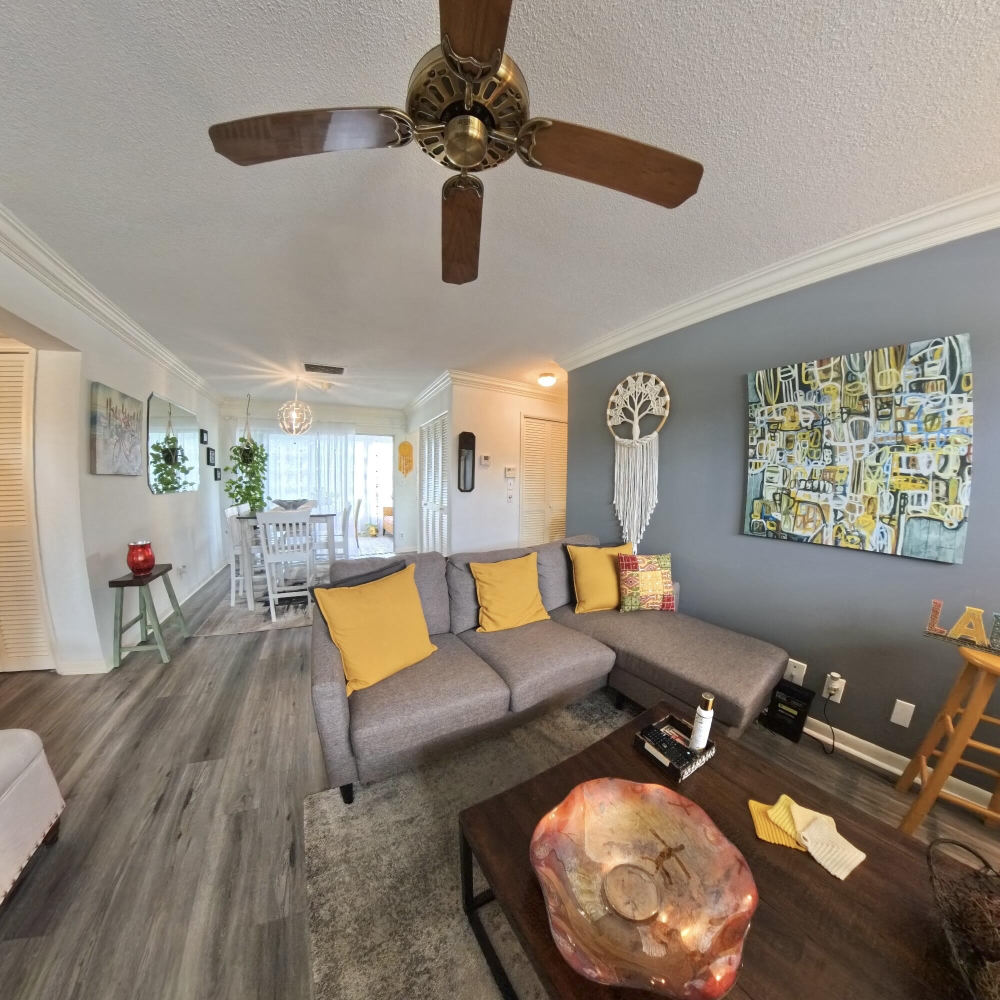 CRYSTAL LAKE CONDO 4100 - Residential