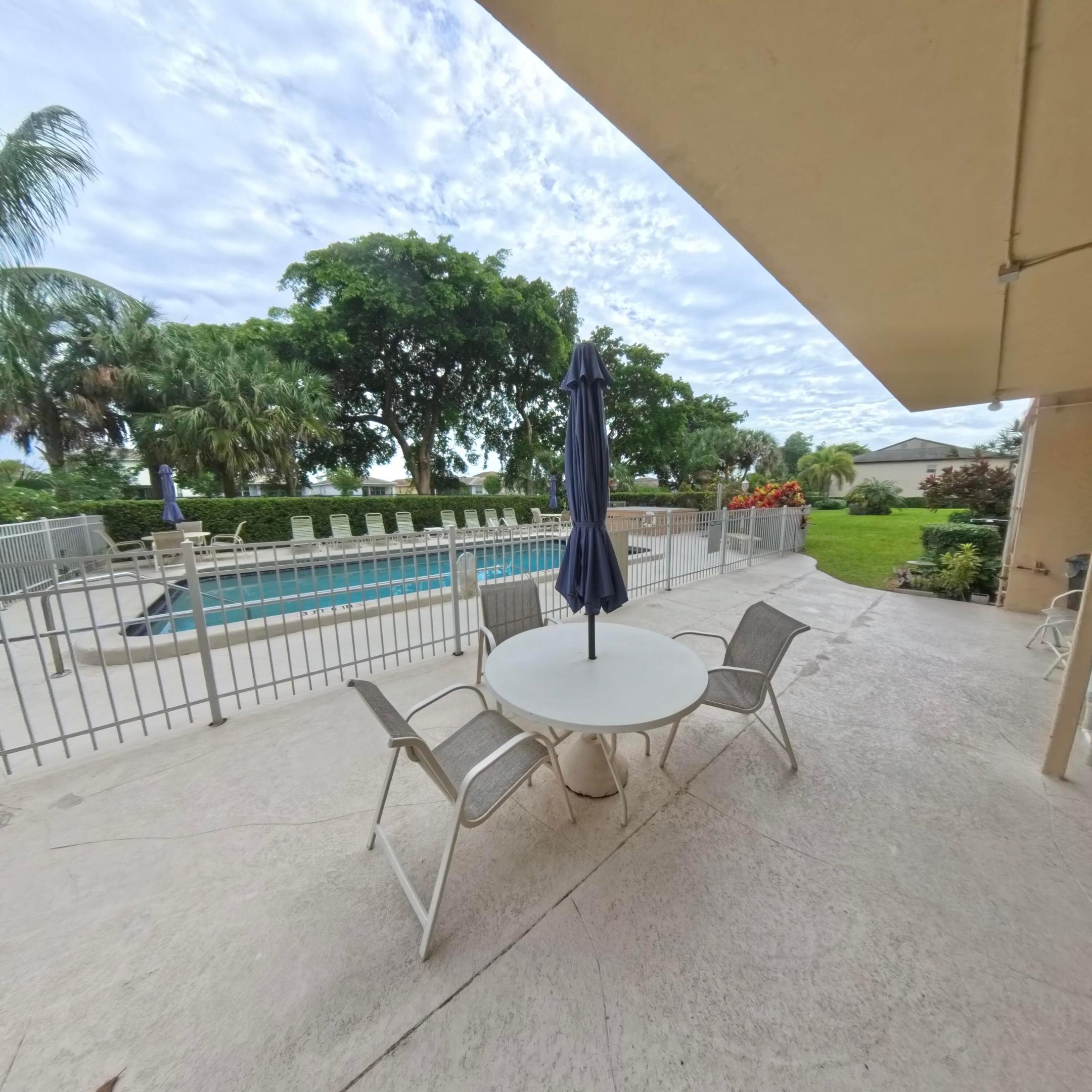 CRYSTAL LAKE CONDO 4100 - Residential