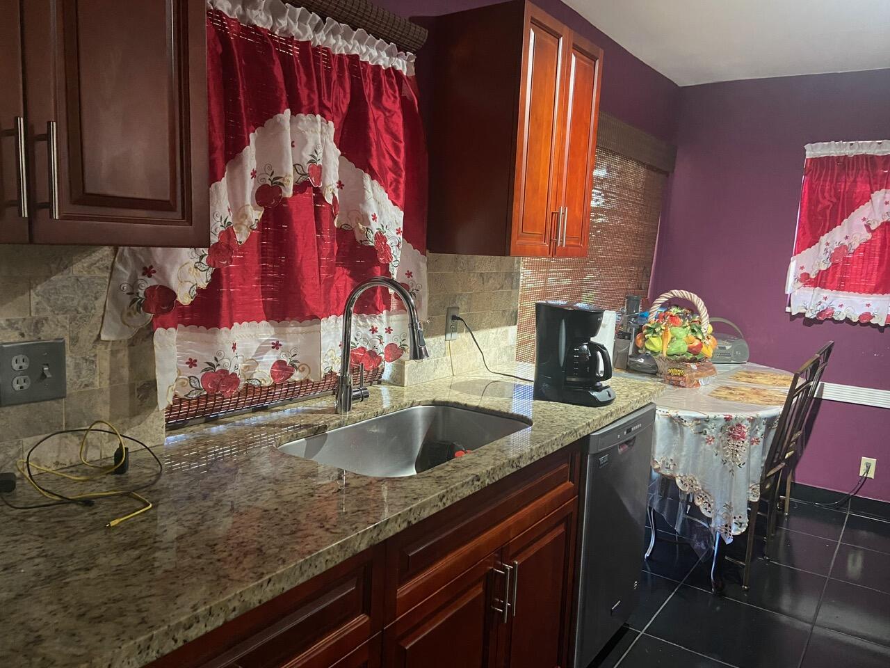 CRYSTAL LAKE VILLAS - Residential