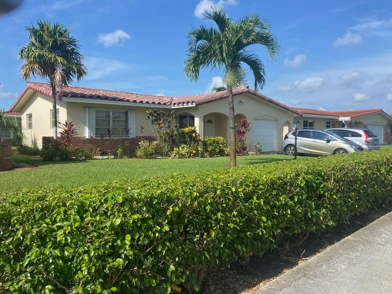 CRYSTAL LAKE VILLAS - Residential