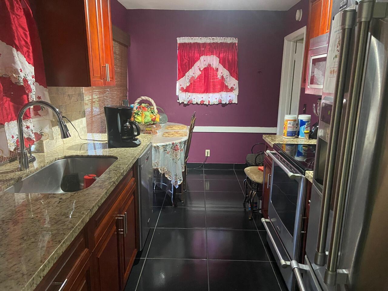 CRYSTAL LAKE VILLAS - Residential