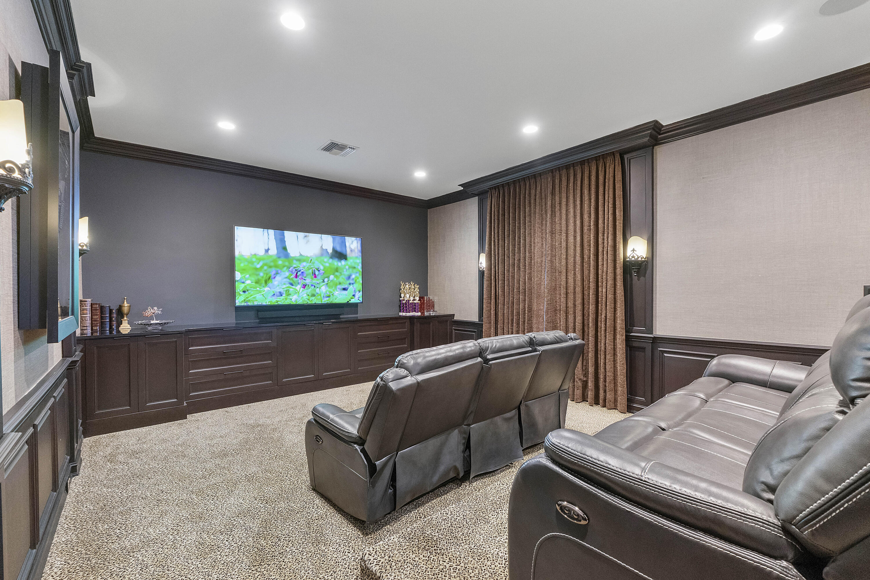 ENCLAVE - Residential