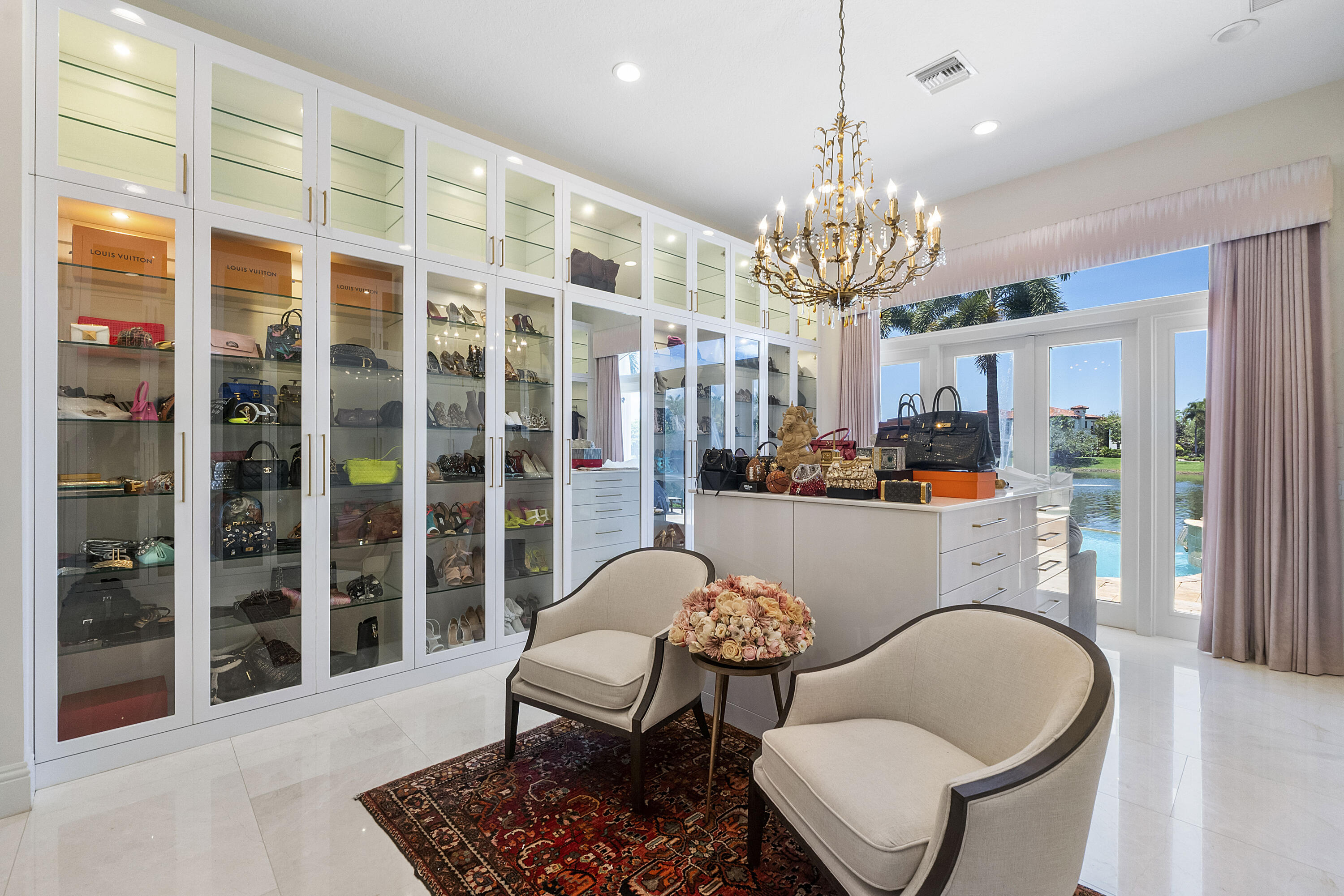 ENCLAVE - Residential
